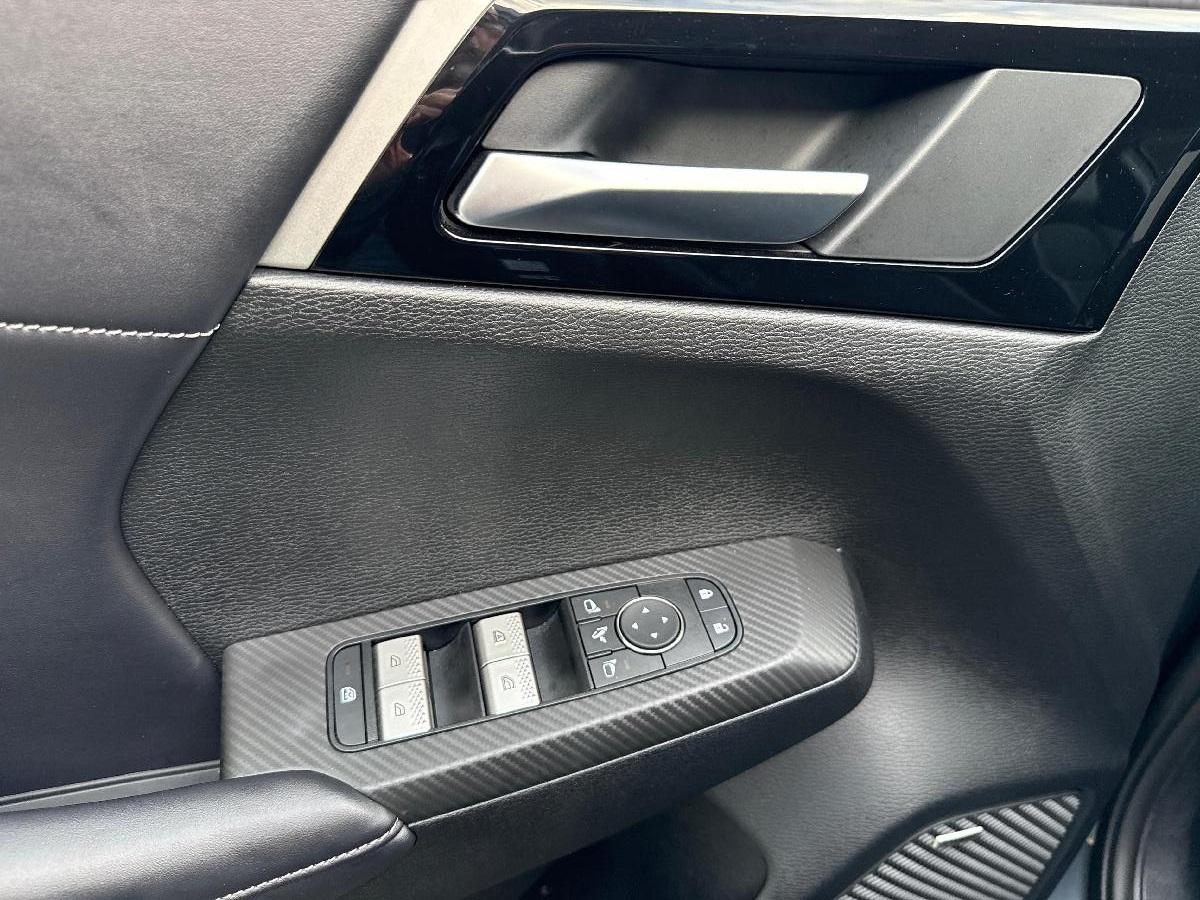 MITSUBISHI Outlander 2.4 PHEV Invite 4x4-image-18