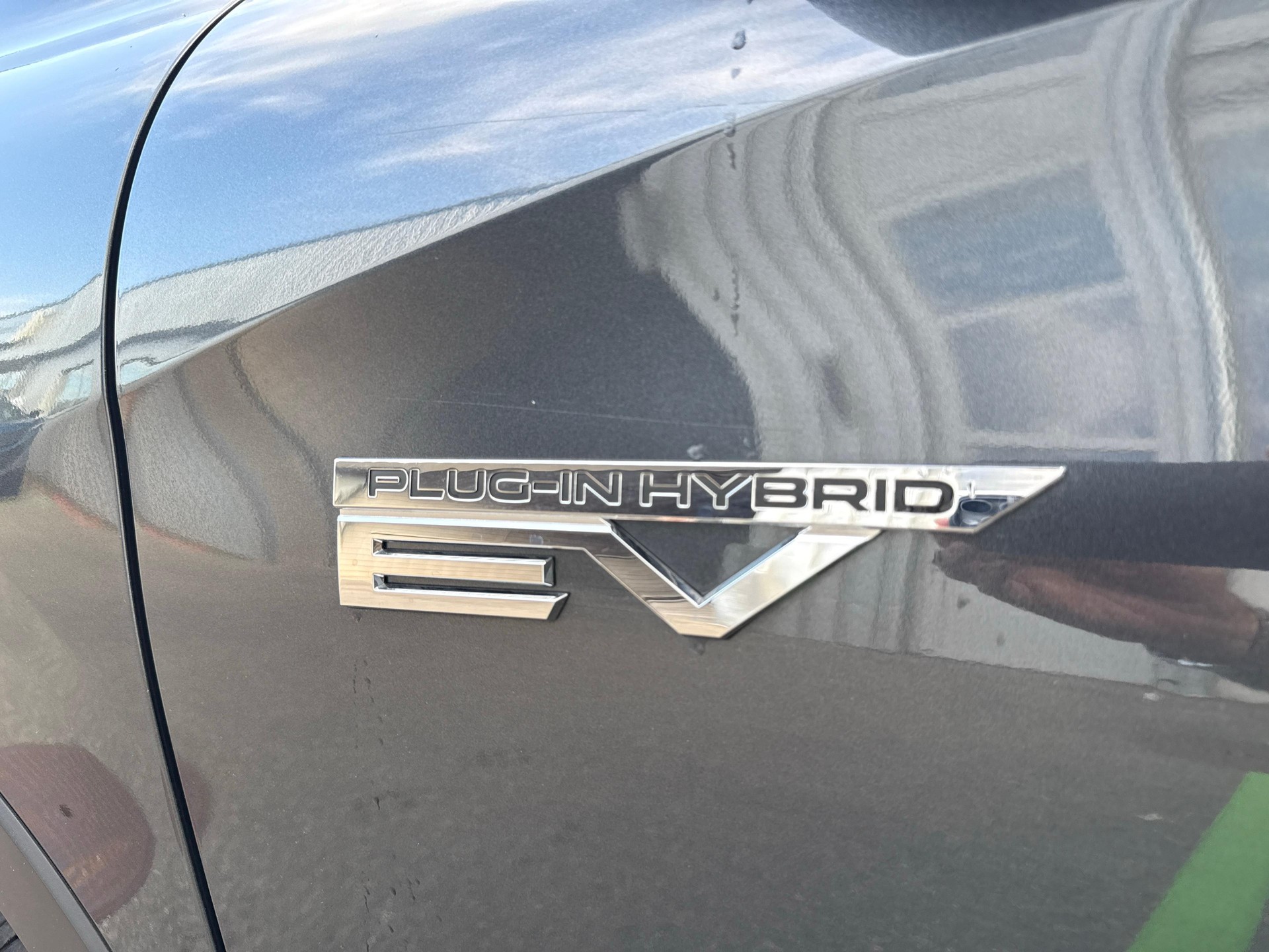 MITSUBISHI Outlander 2.4 PHEV Invite 4x4-image-17