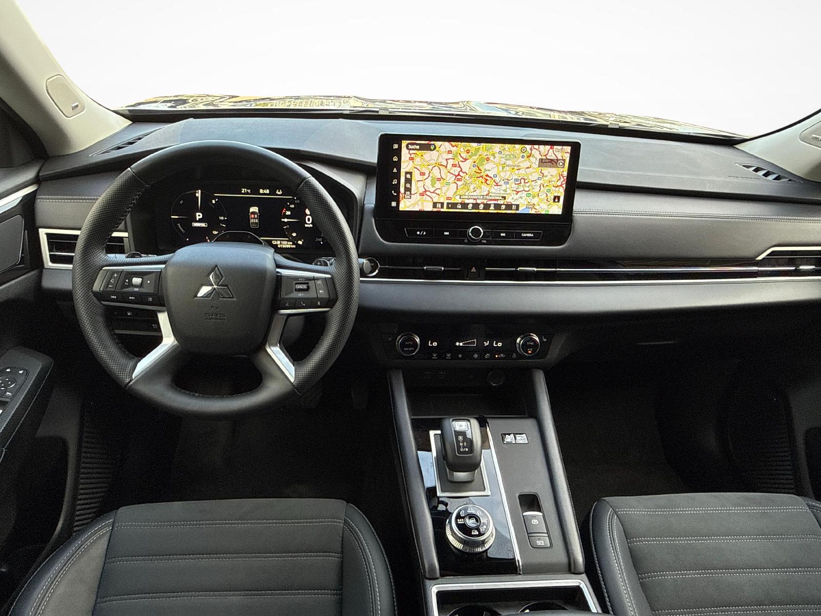 MITSUBISHI Outlander 2.4 PHEV Invite 4x4-image-8
