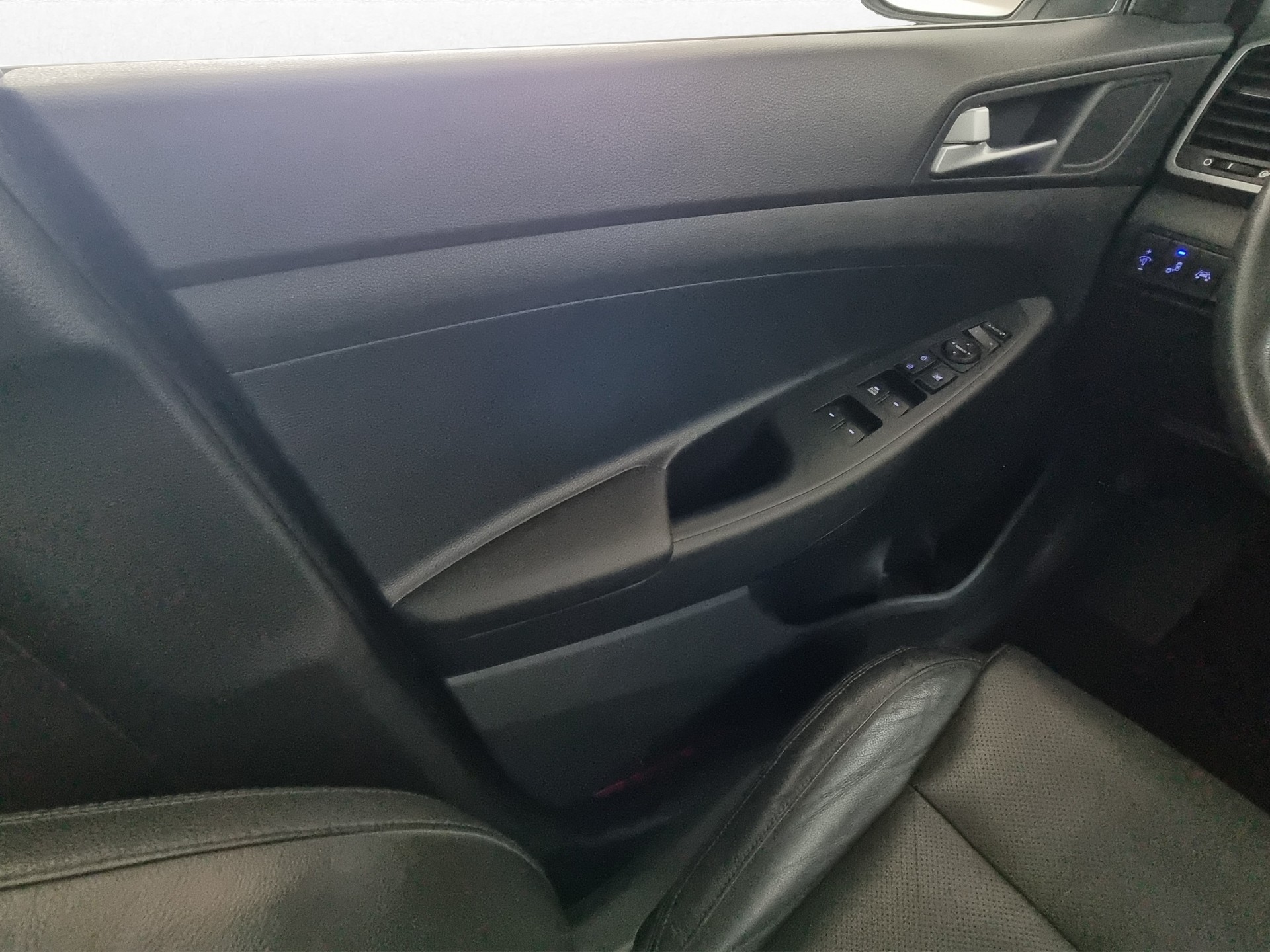 HYUNDAI Tucson 2.0 CRDI Vertex4WD-image-11