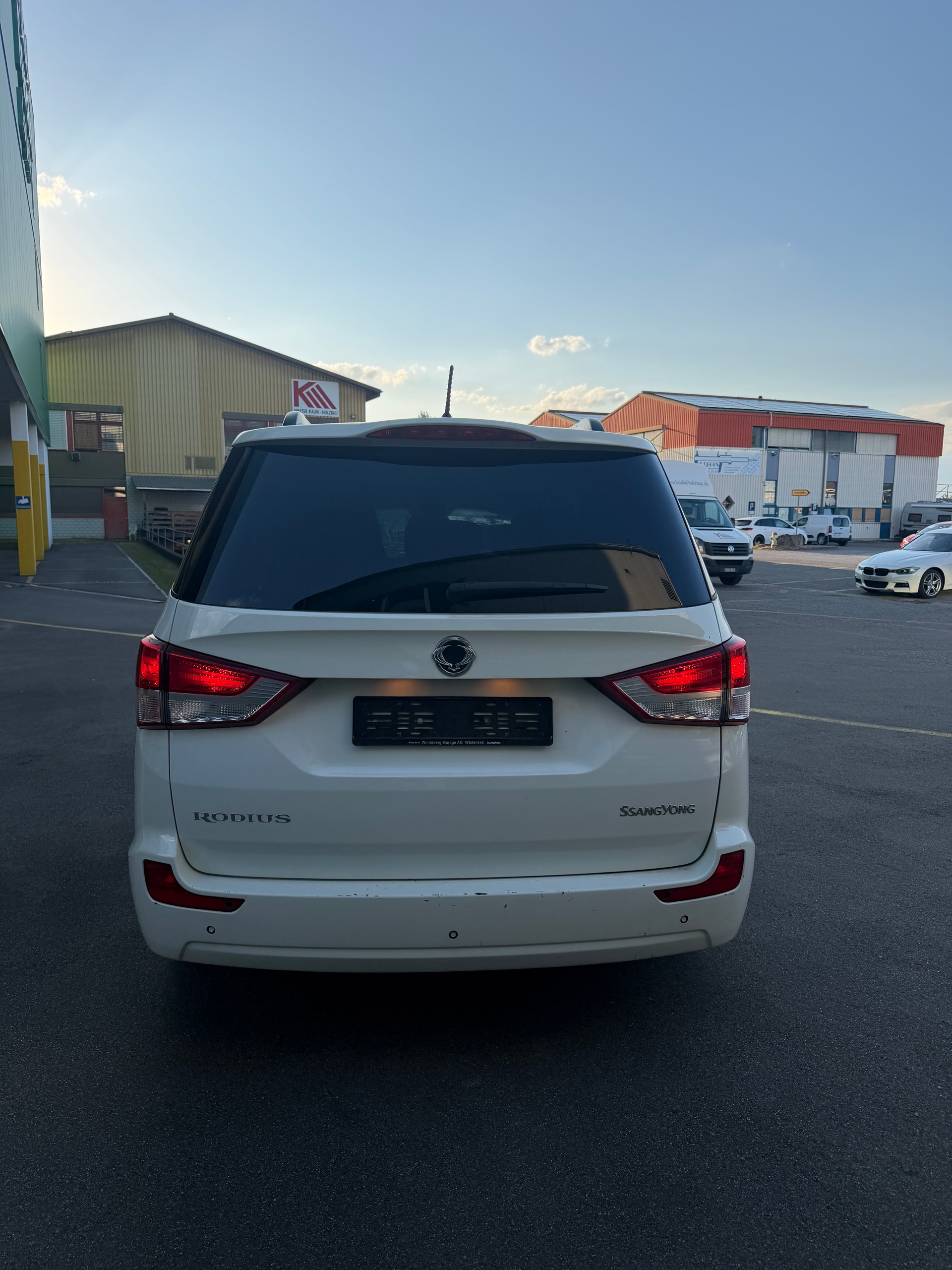 KGM-SsangYong Rodius SV200 e-XDi Sapphire 4WD E-Tronic-image-5