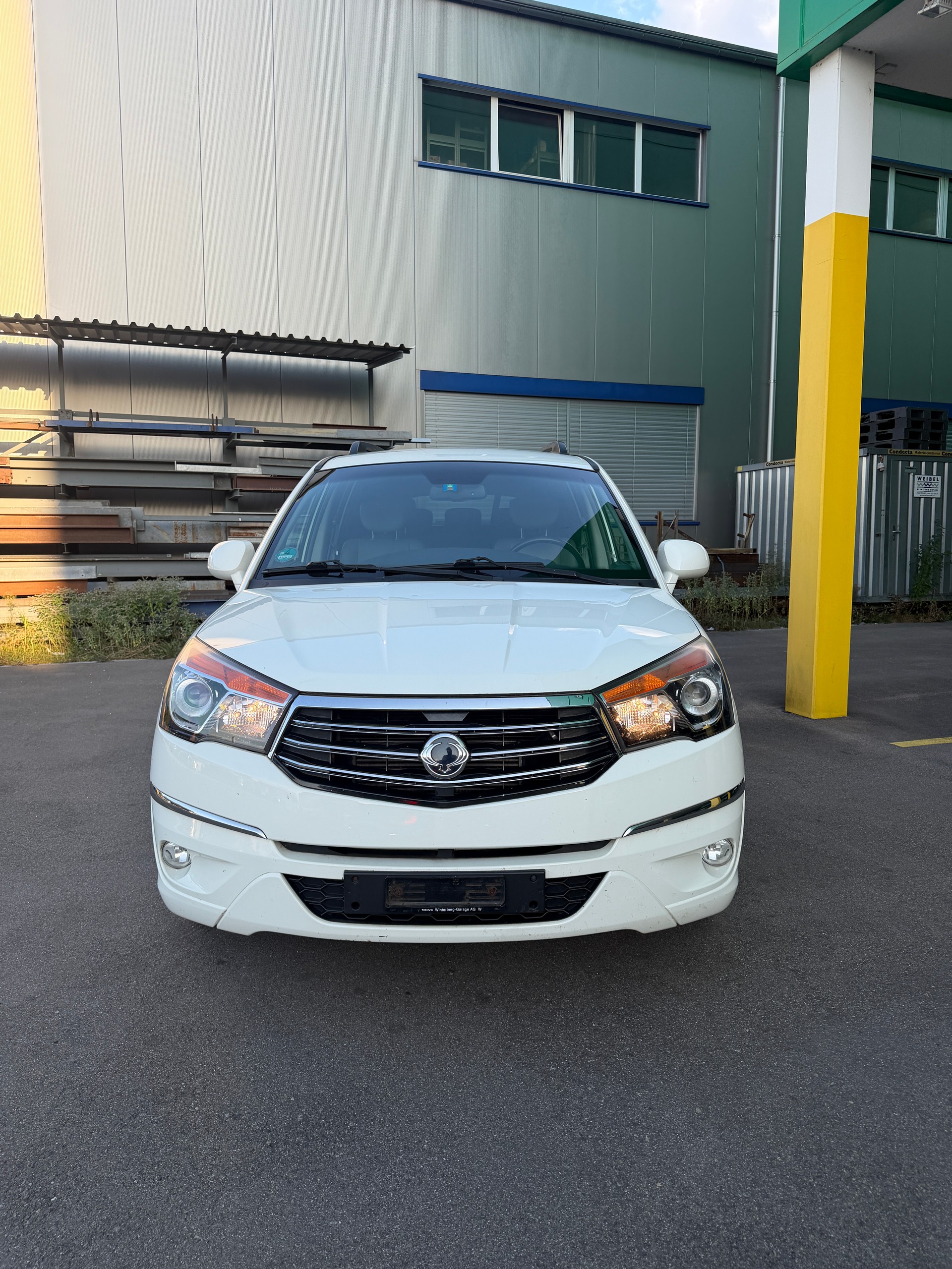 KGM-SsangYong Rodius SV200 e-XDi Sapphire 4WD E-Tronic-image-1