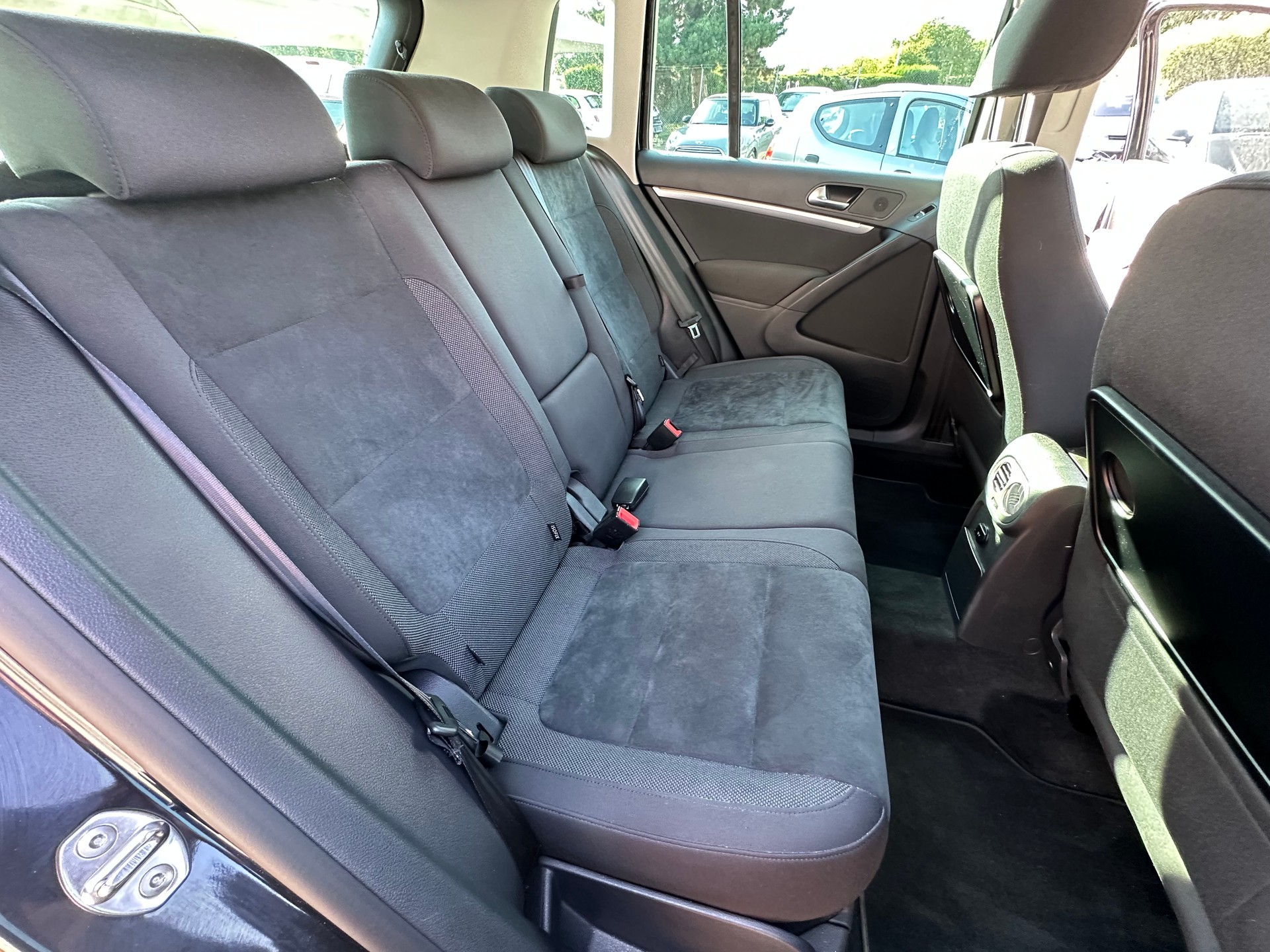 VW Tiguan 2.0 TSI Design 4Motion DSG-image-22