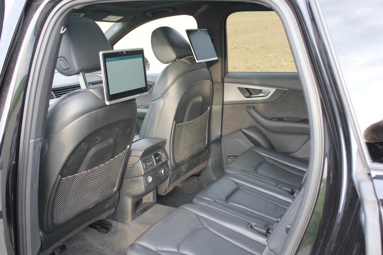 AUDI SQ7 4.0 TDI quattro tiptronic-image-6
