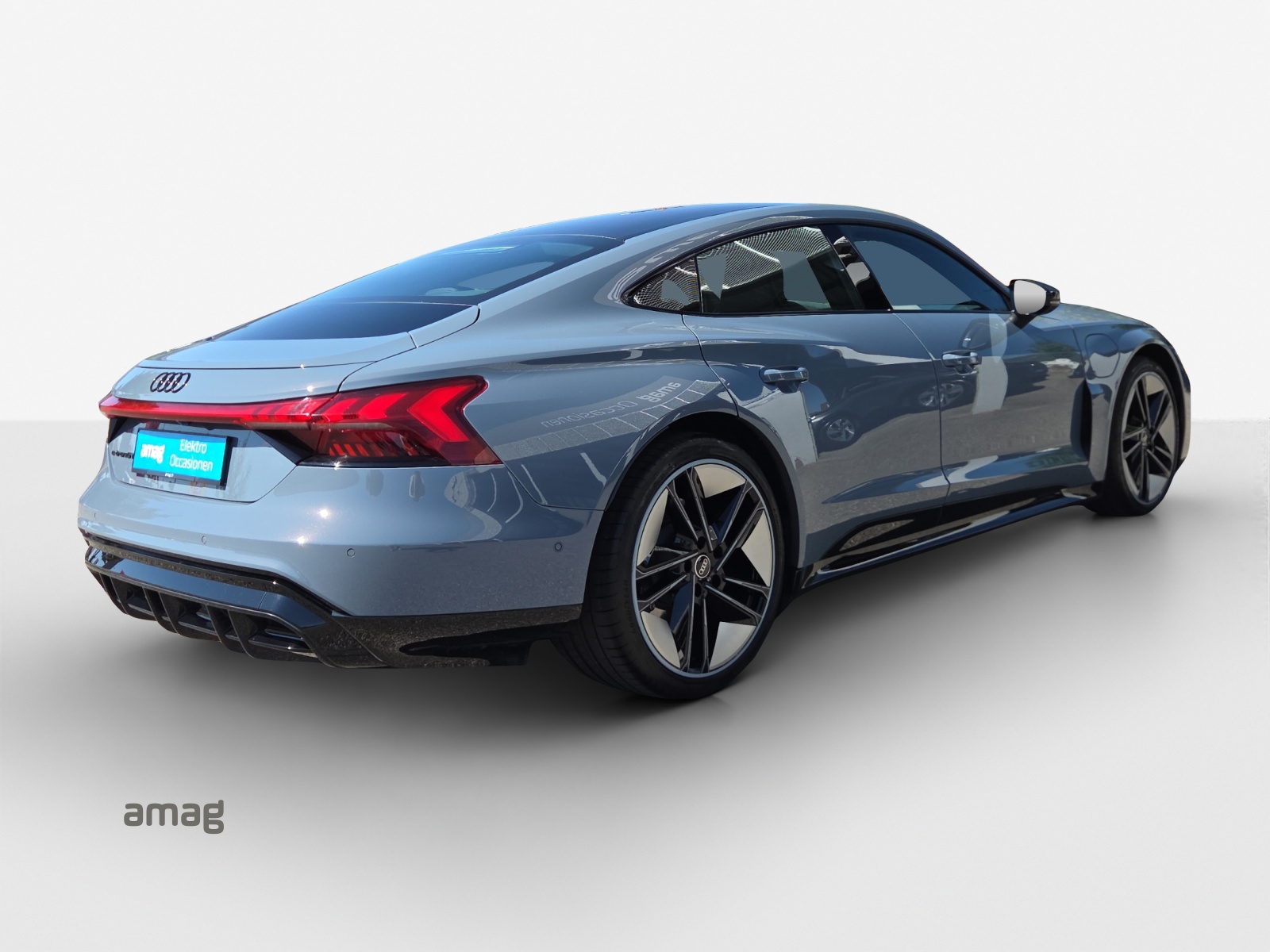 AUDI e-tron GT quattro-image-4