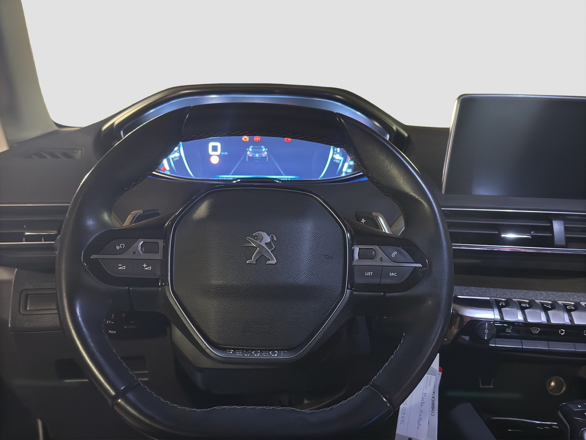 PEUGEOT 3008 1.5 BlueHDi Allure EAT ** Frisch ab MFK und Service ** CH Auto ** 1. Hand **-image-10