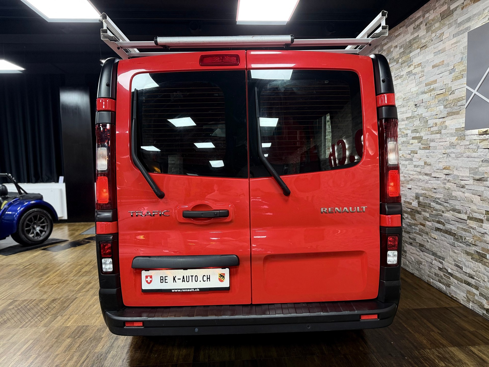RENAULT Trafic 2.0 Blue dCi 130 Business L1H1-image-2