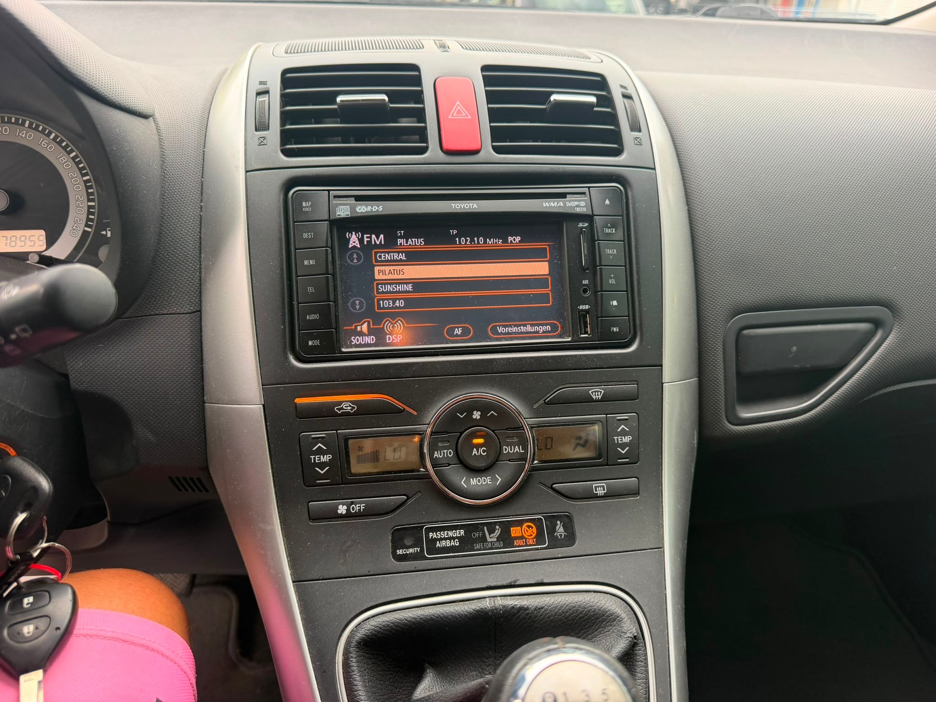 TOYOTA Auris 1.8 Linea Sol-image-11