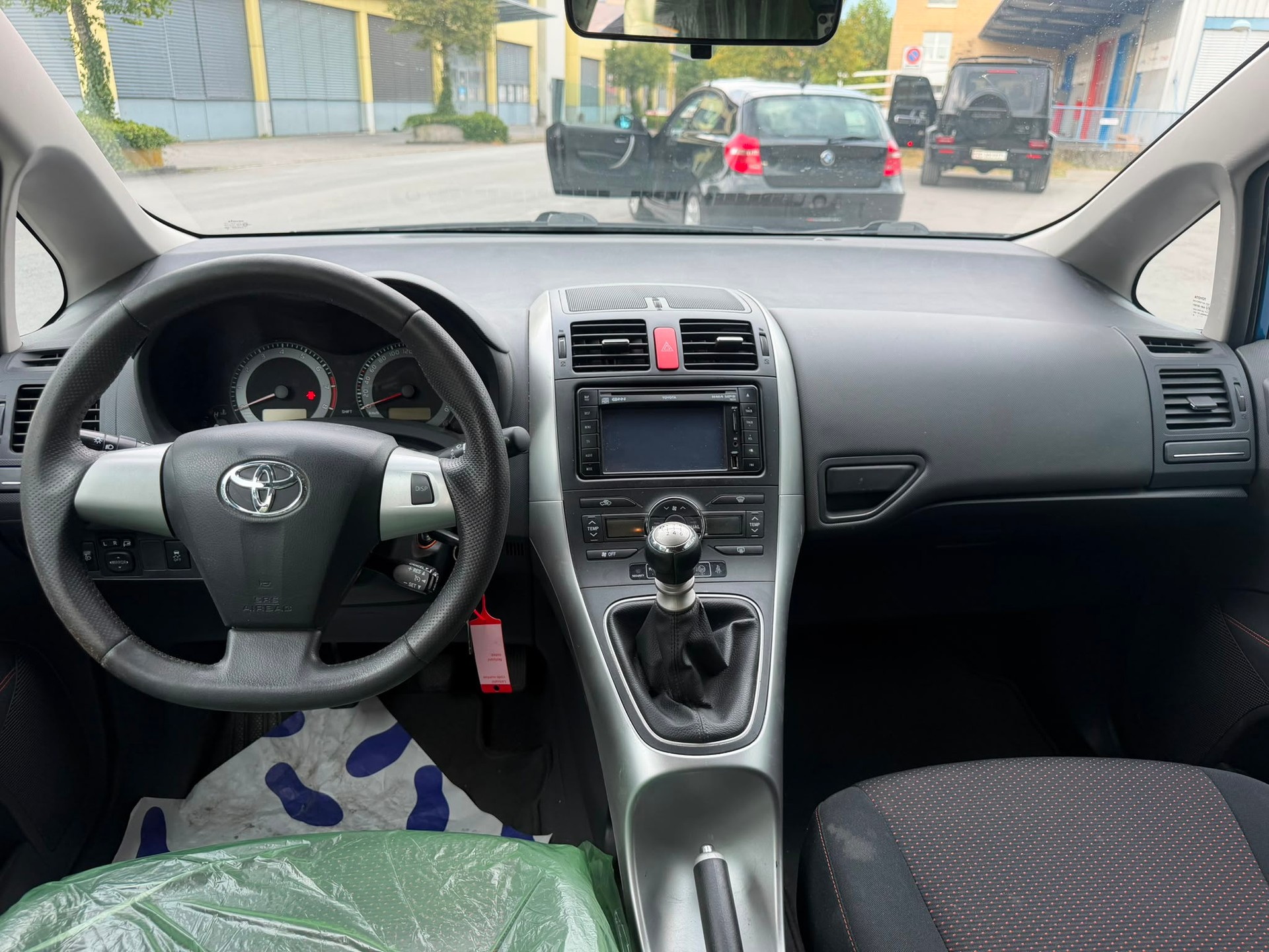 TOYOTA Auris 1.8 Linea Sol-image-10