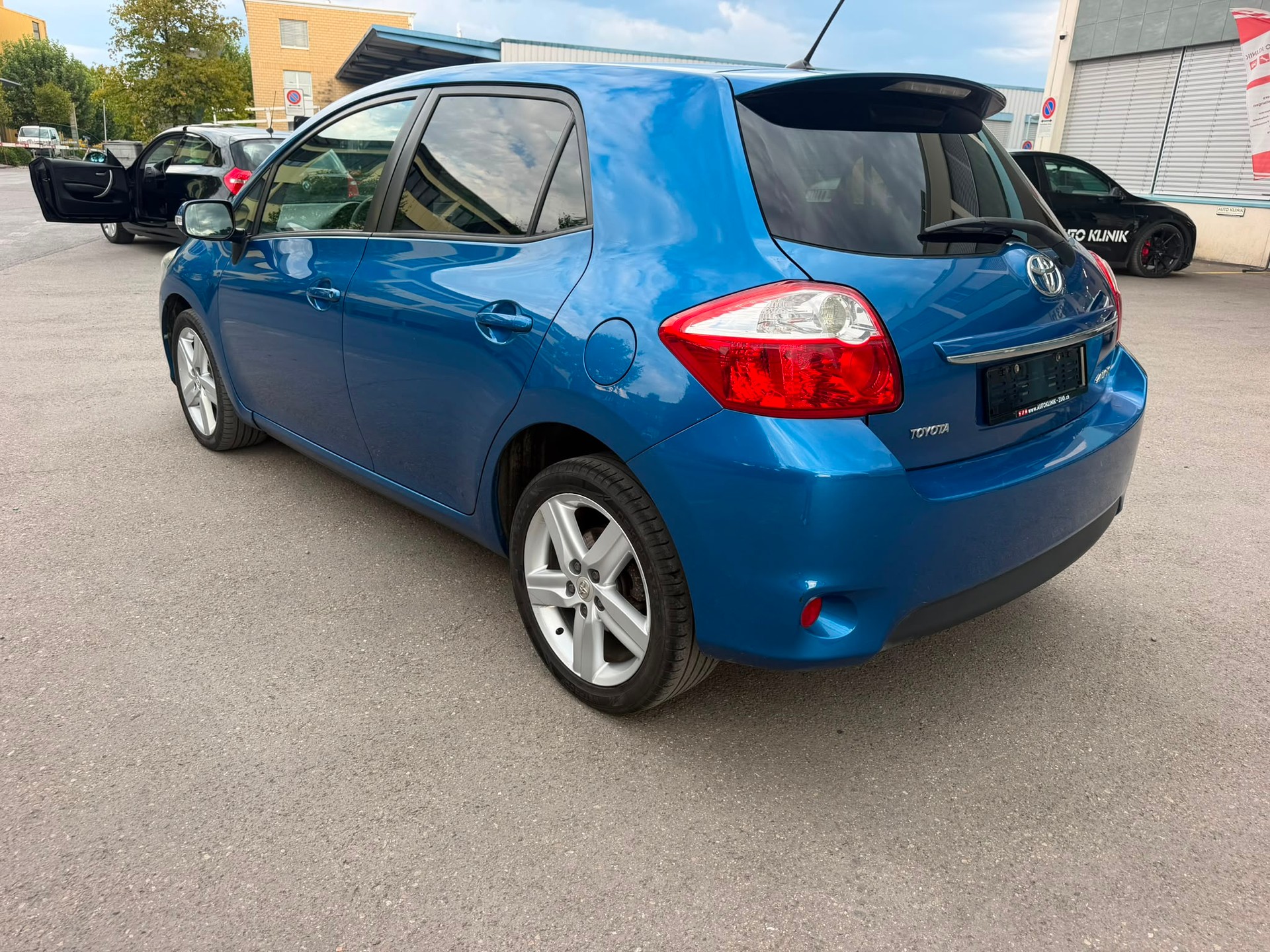 TOYOTA Auris 1.8 Linea Sol-image-8