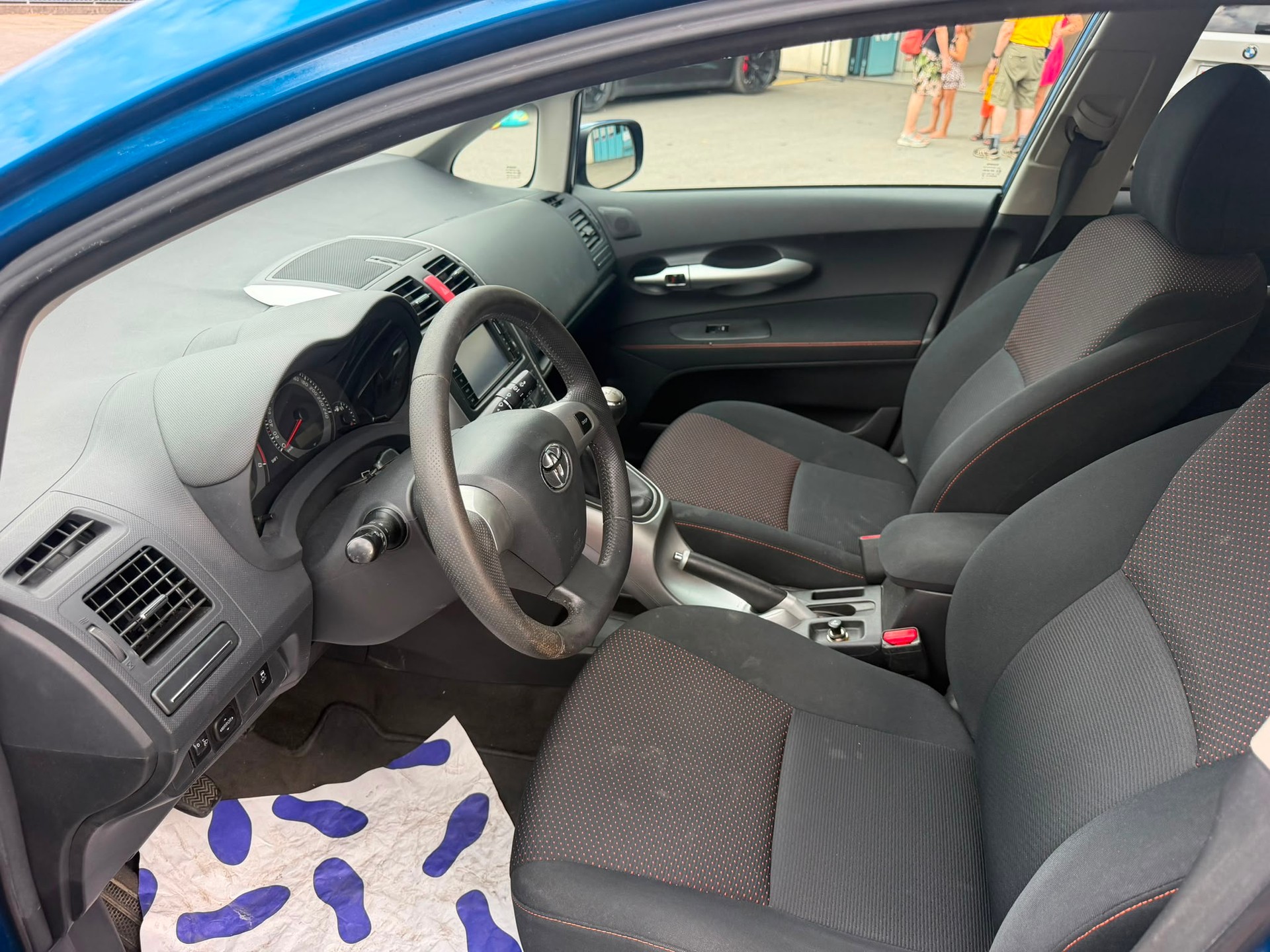TOYOTA Auris 1.8 Linea Sol-image-12