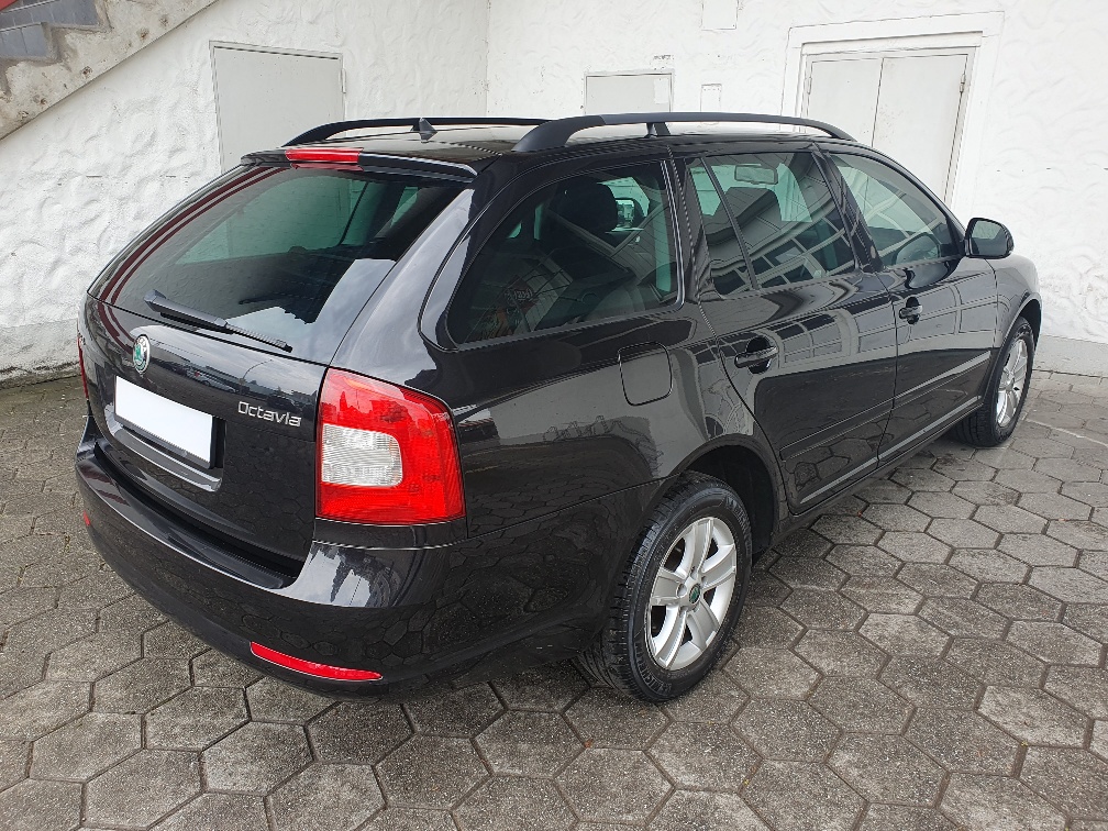 SKODA Octavia Combi 1.8 TSI Arosa 4x4-image-3