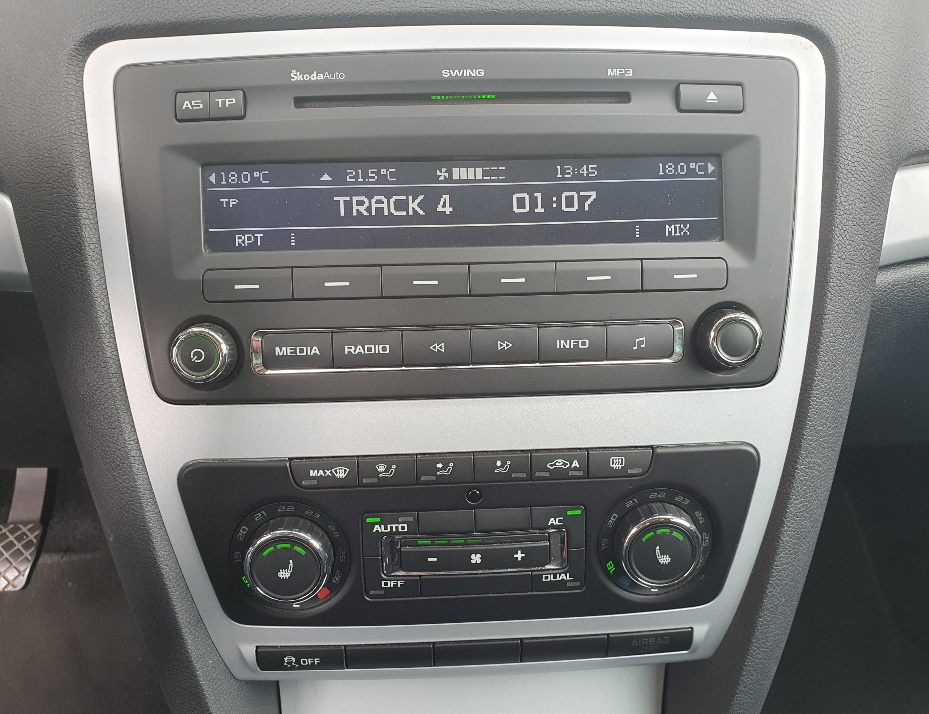 SKODA Octavia Combi 1.8 TSI Arosa 4x4-image-8