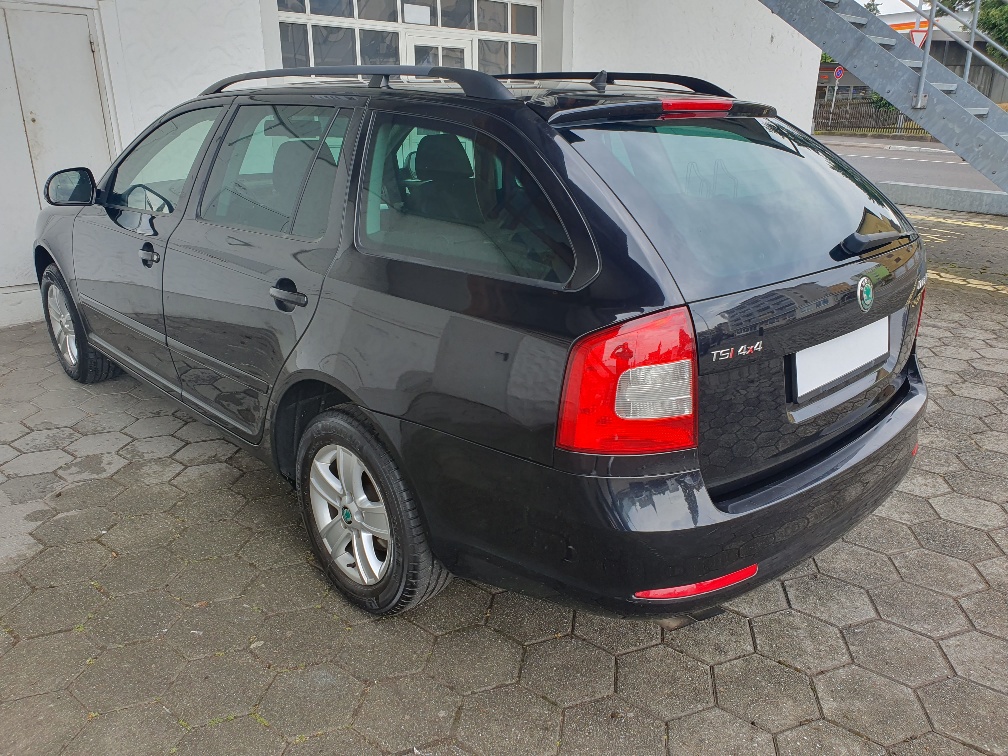 SKODA Octavia Combi 1.8 TSI Arosa 4x4-image-2