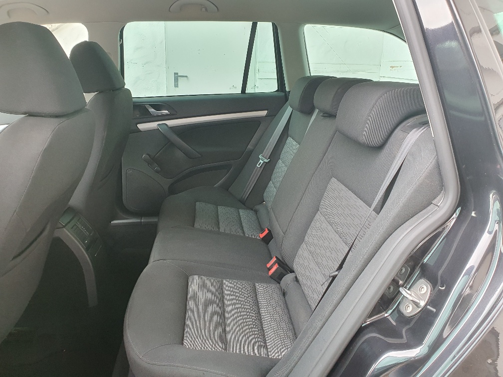 SKODA Octavia Combi 1.8 TSI Arosa 4x4-image-7