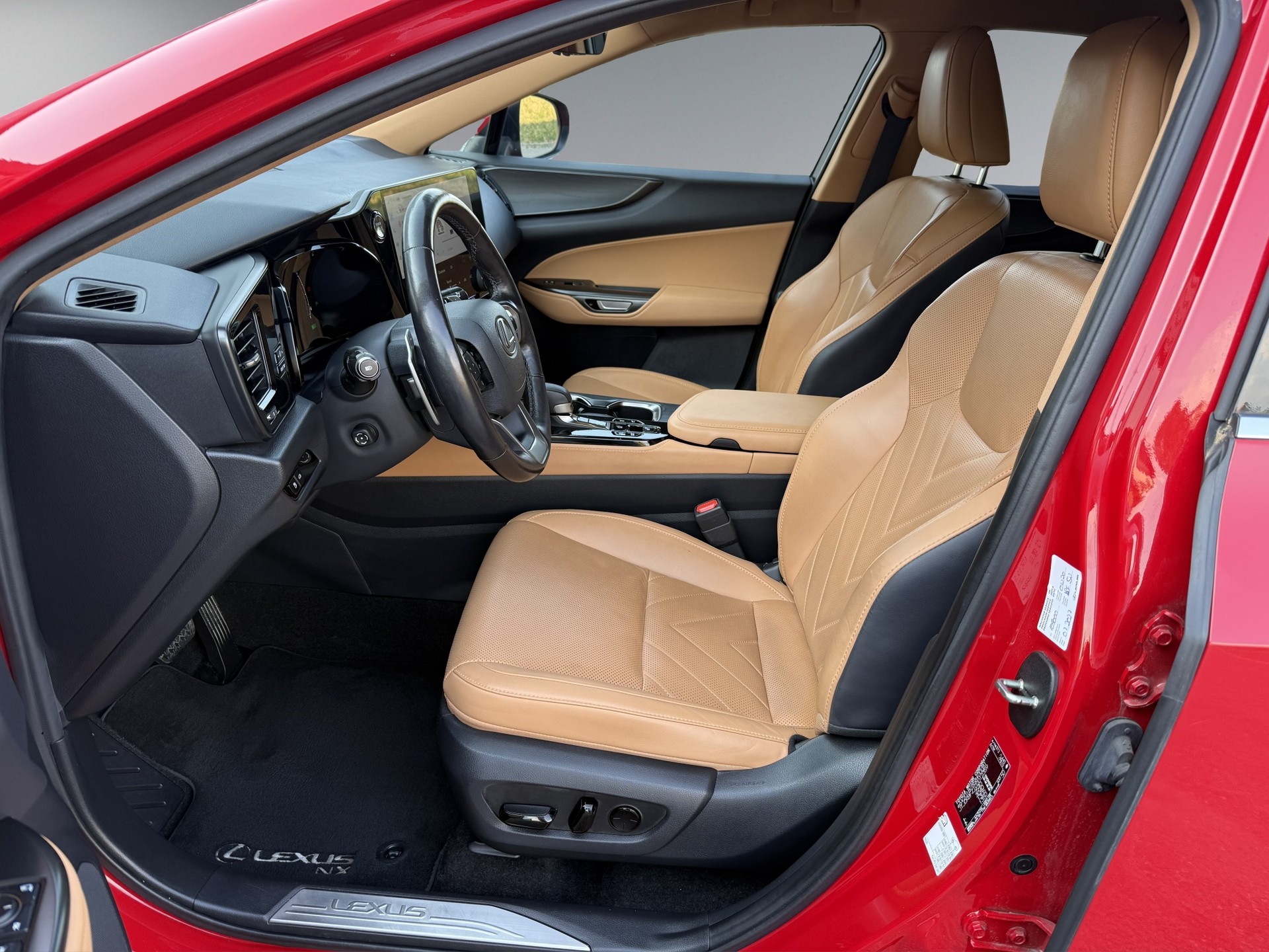 LEXUS NX 450h+ E-FOUR Excellence-image-7
