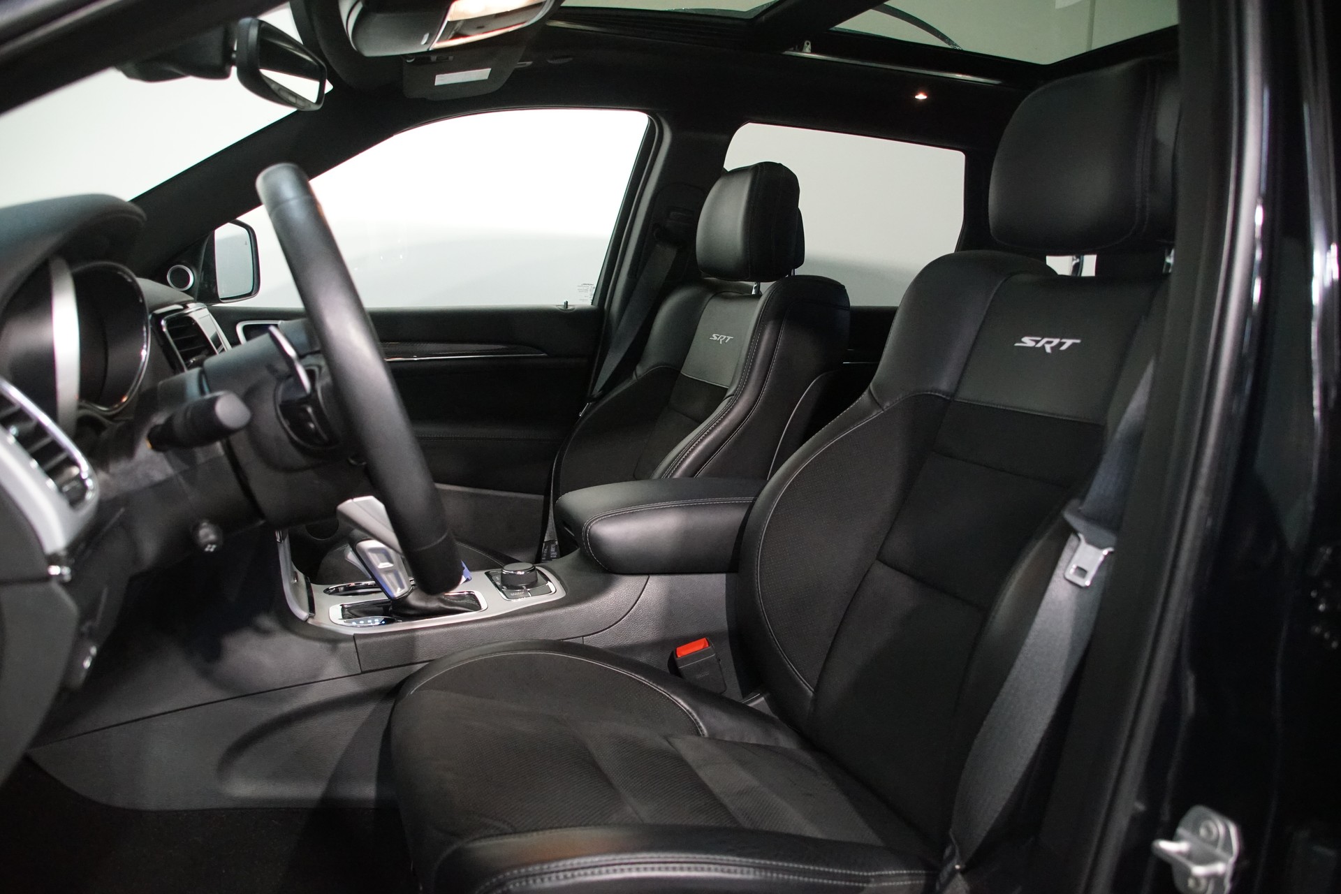 JEEP Grand Cherokee 6.4 V8 HEMI SRT8 Automatic-image-13