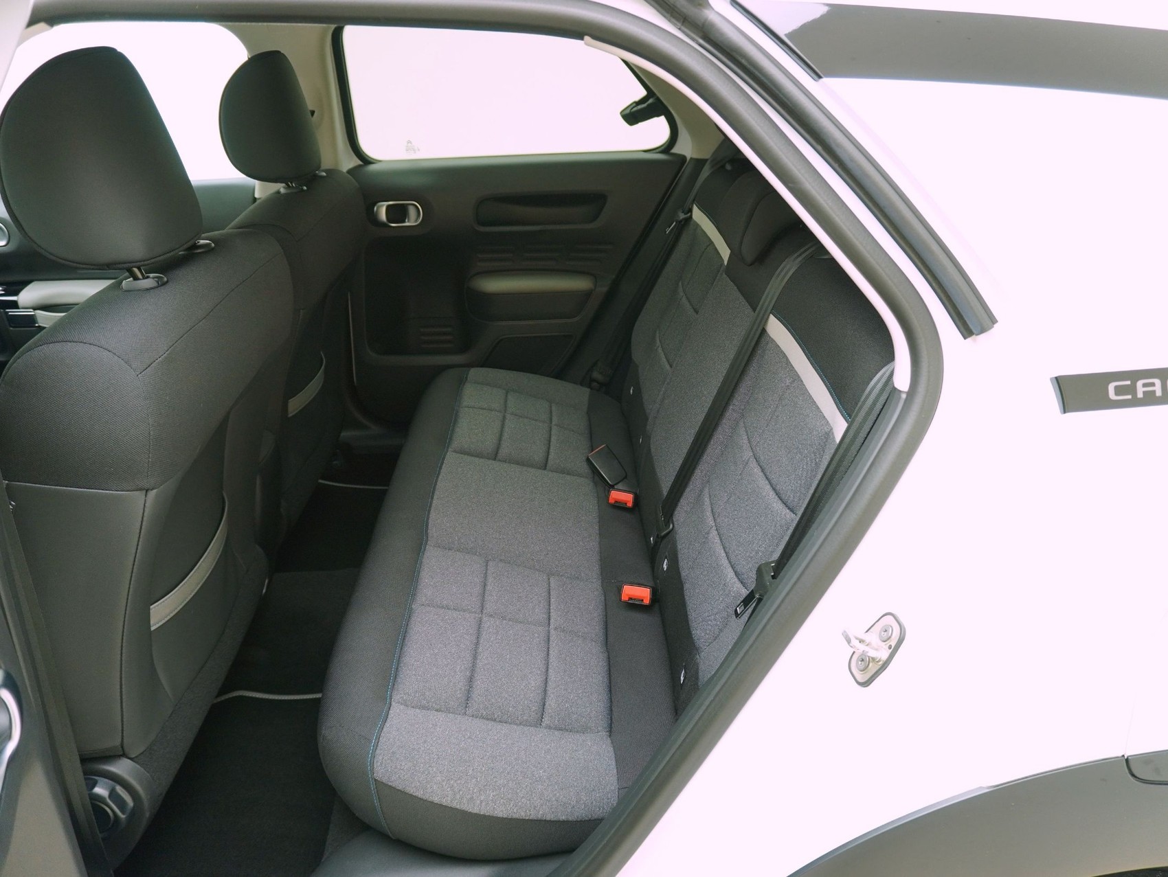 CITROEN C4 Cactus 1.2 PureTech Shine-image-10