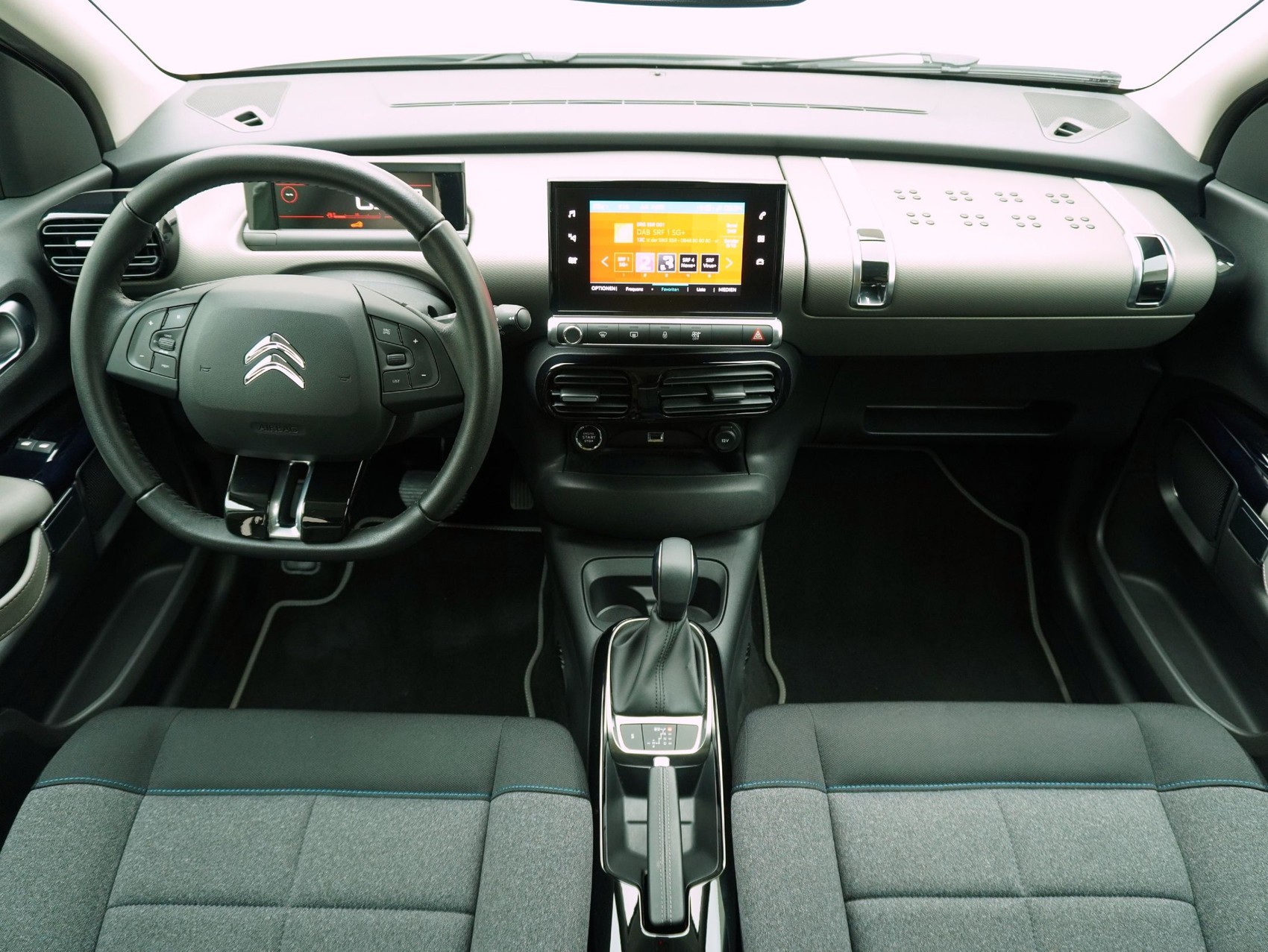 CITROEN C4 Cactus 1.2 PureTech Shine-image-12