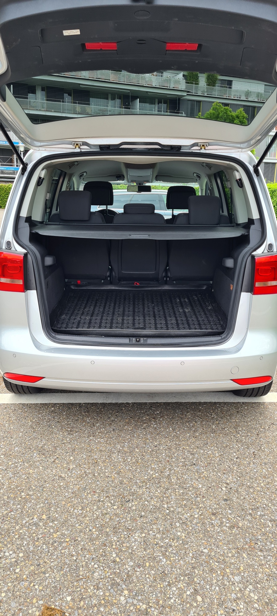 VW 2.0 TDI 140 Design DSG-image-2