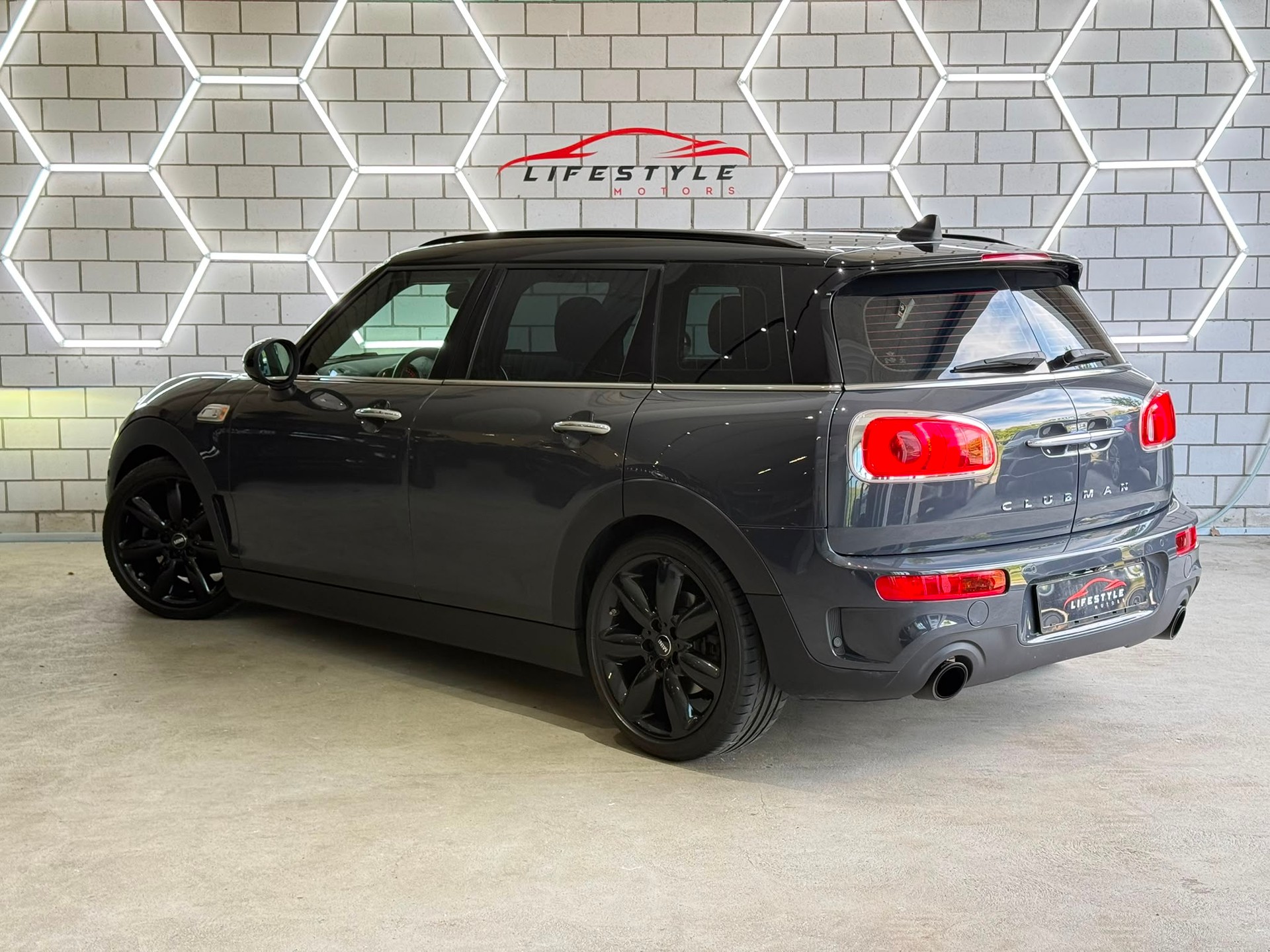 MINI Clubman Cooper S ALL4-image-2