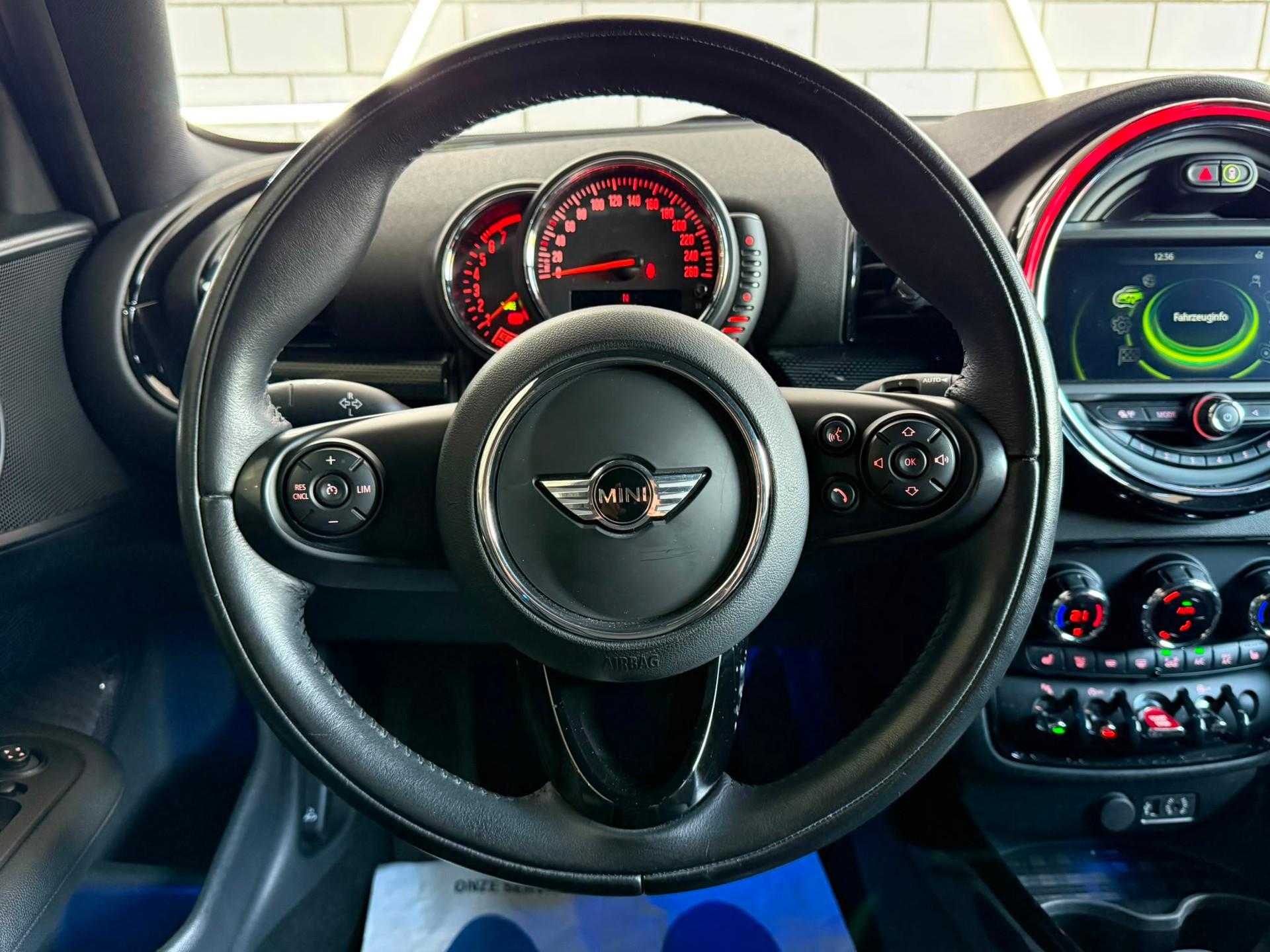 MINI Clubman Cooper S ALL4-image-8
