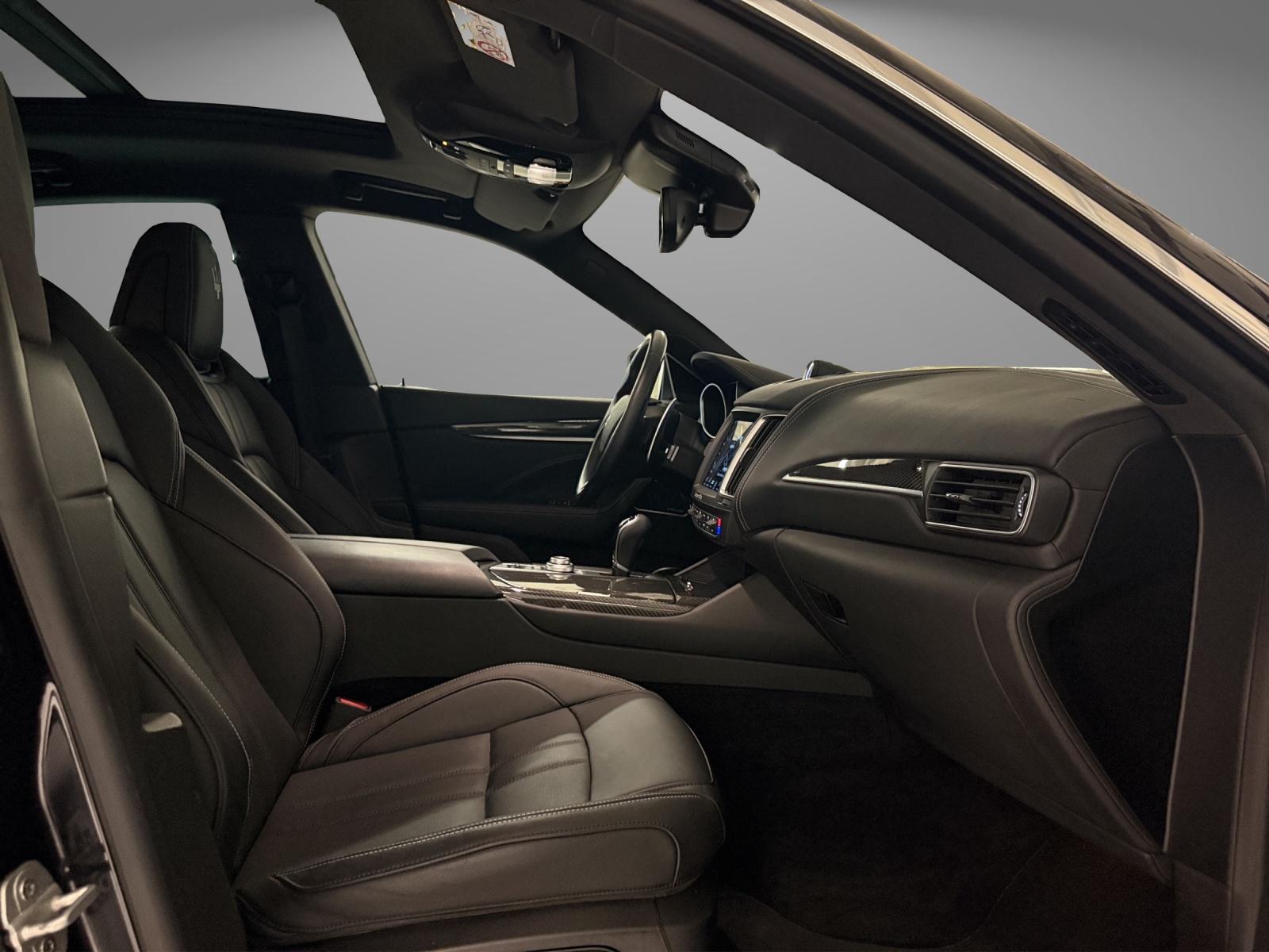 MASERATI Levante 3.0 V6 S GranSport-image-18