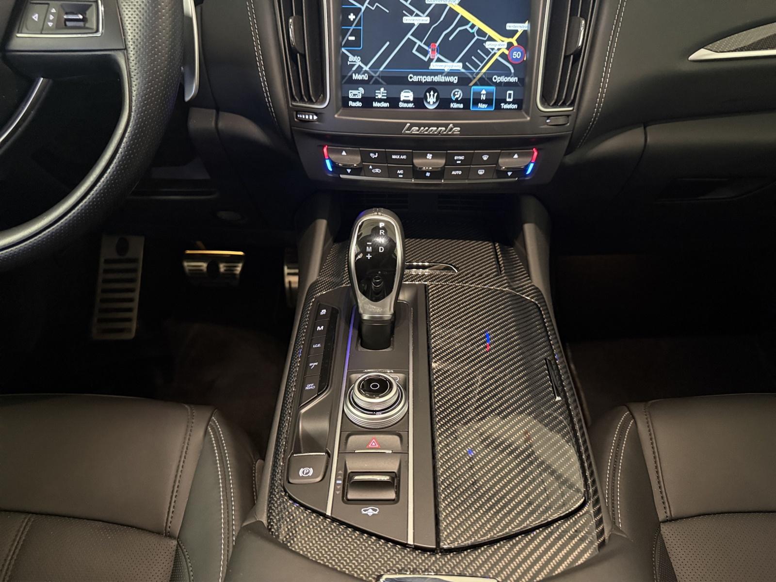MASERATI Levante 3.0 V6 S GranSport-image-15