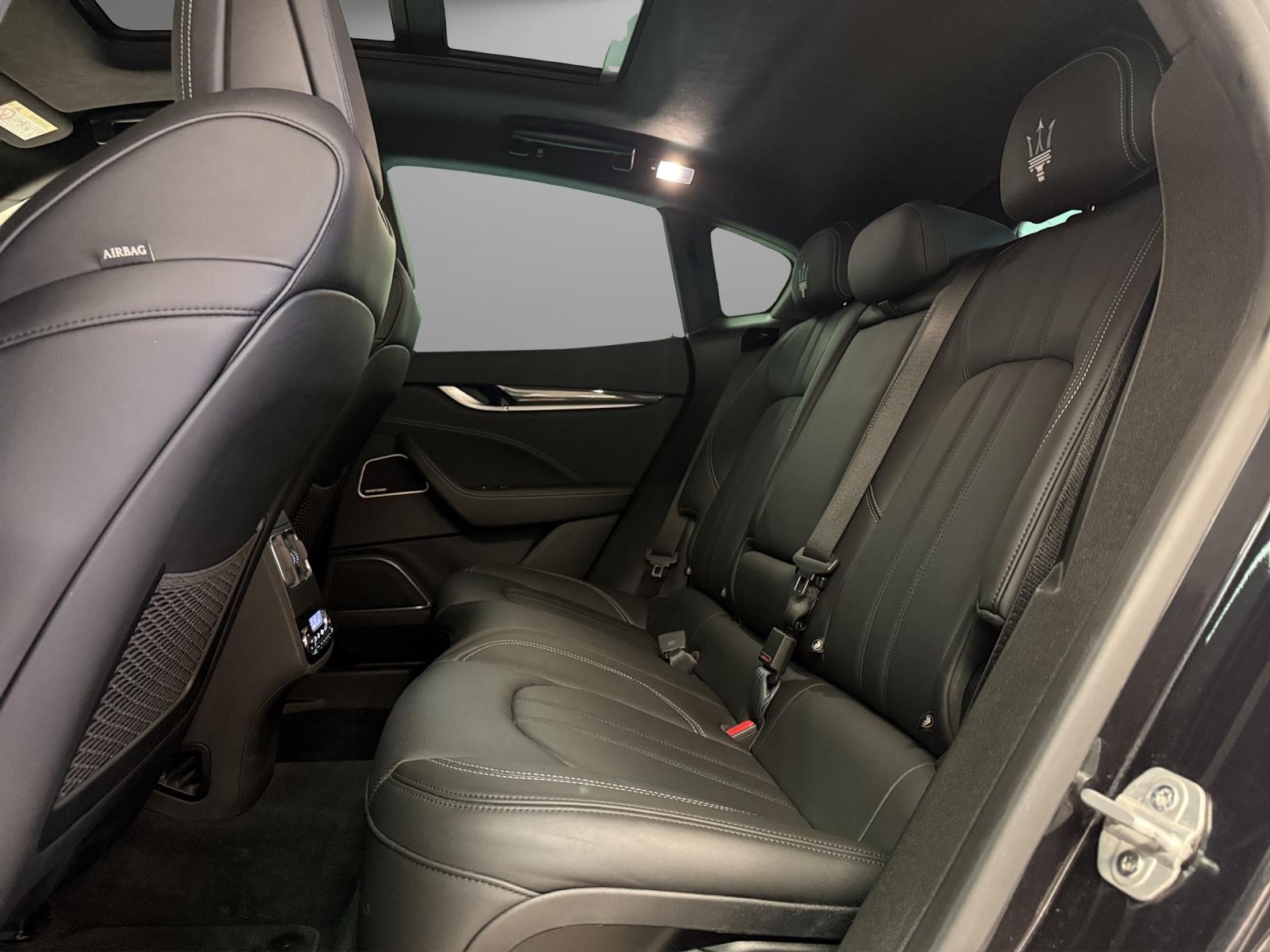 MASERATI Levante 3.0 V6 S GranSport-image-14