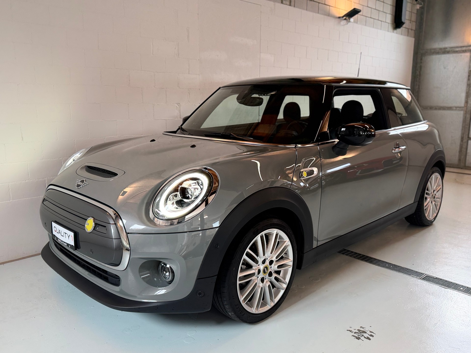 MINI Cooper SE-image-0