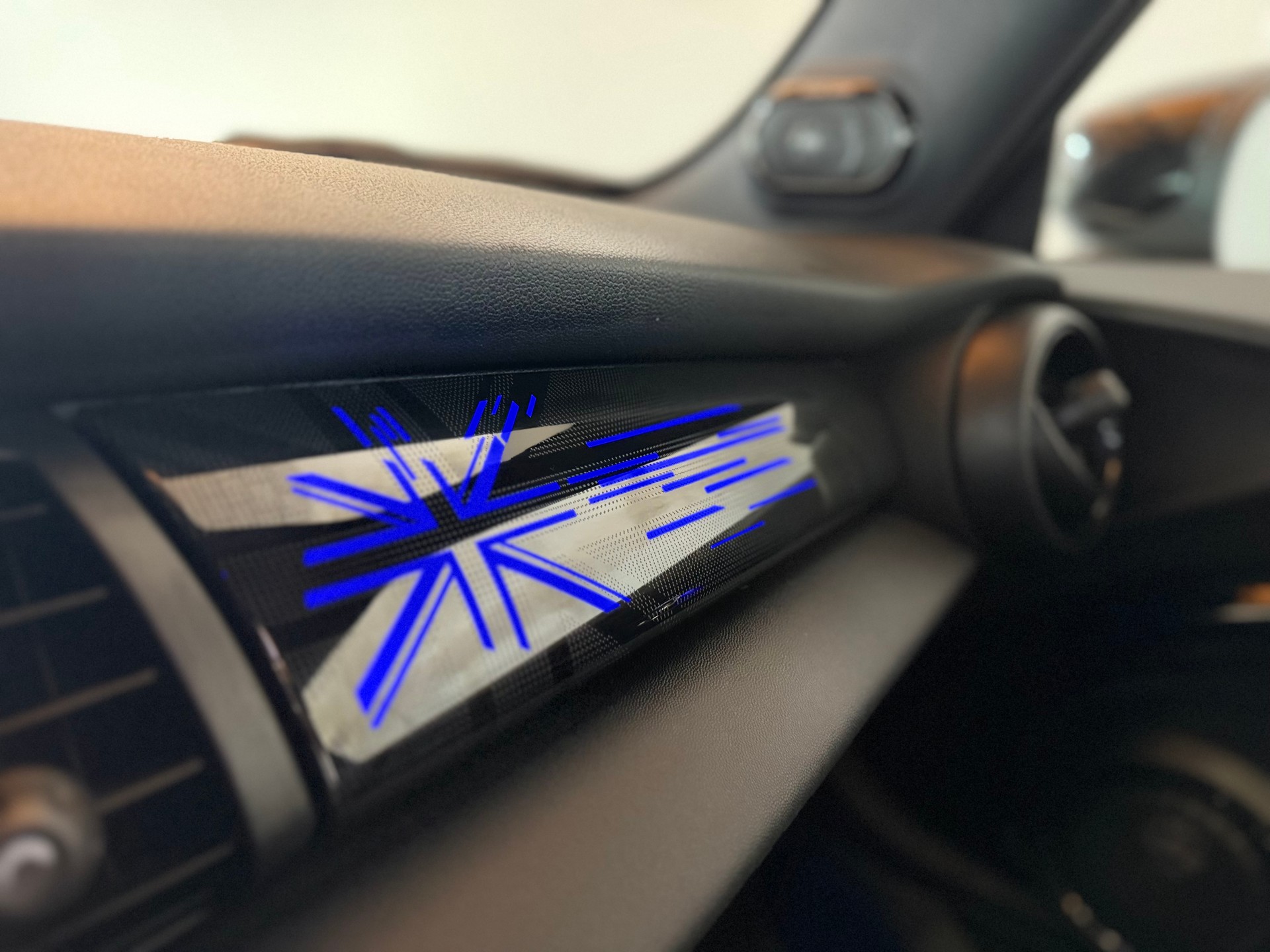 MINI Cooper SE-image-18
