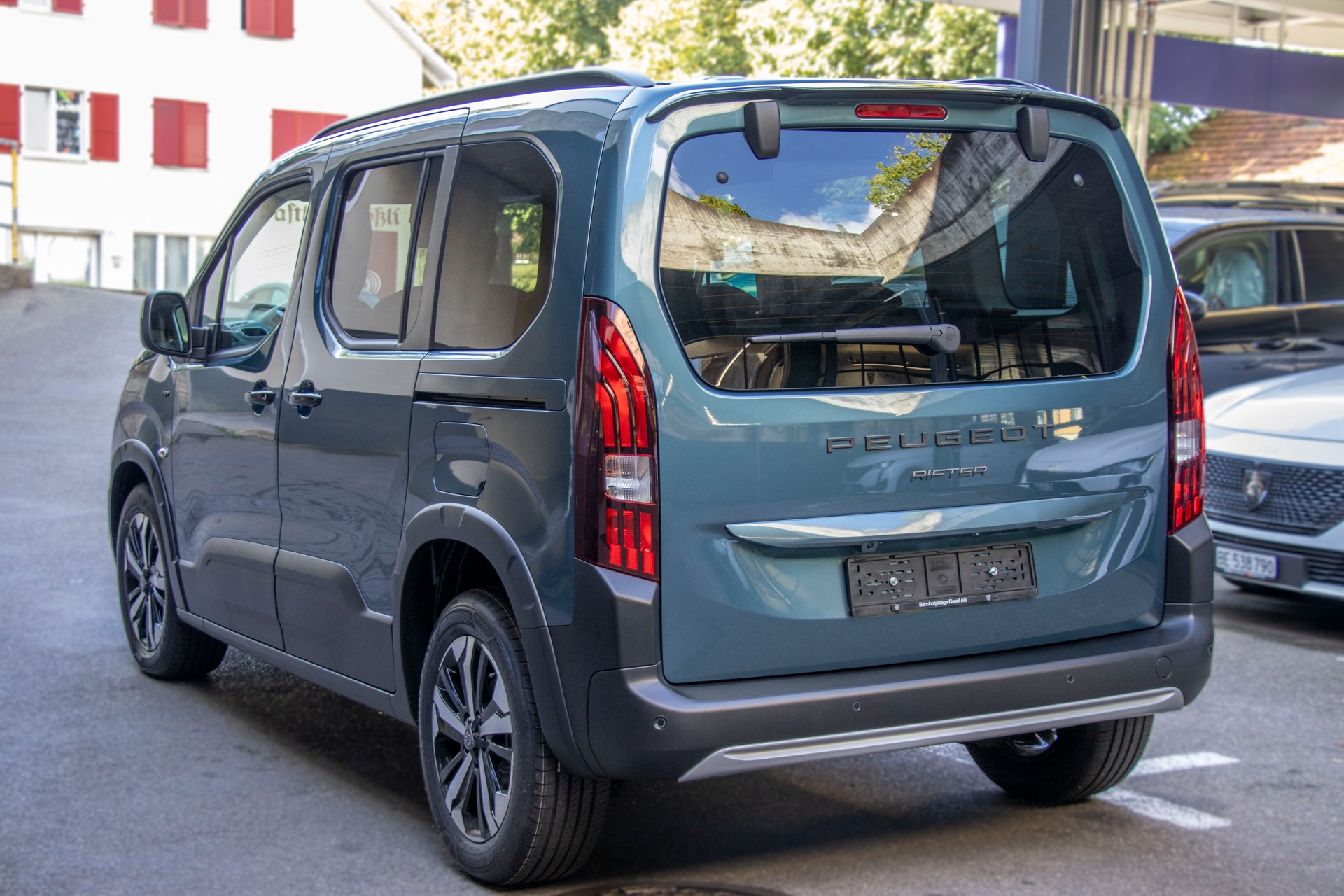 PEUGEOT Rifter 1.5 BlueHDi GT EAT8-showroom-element-3