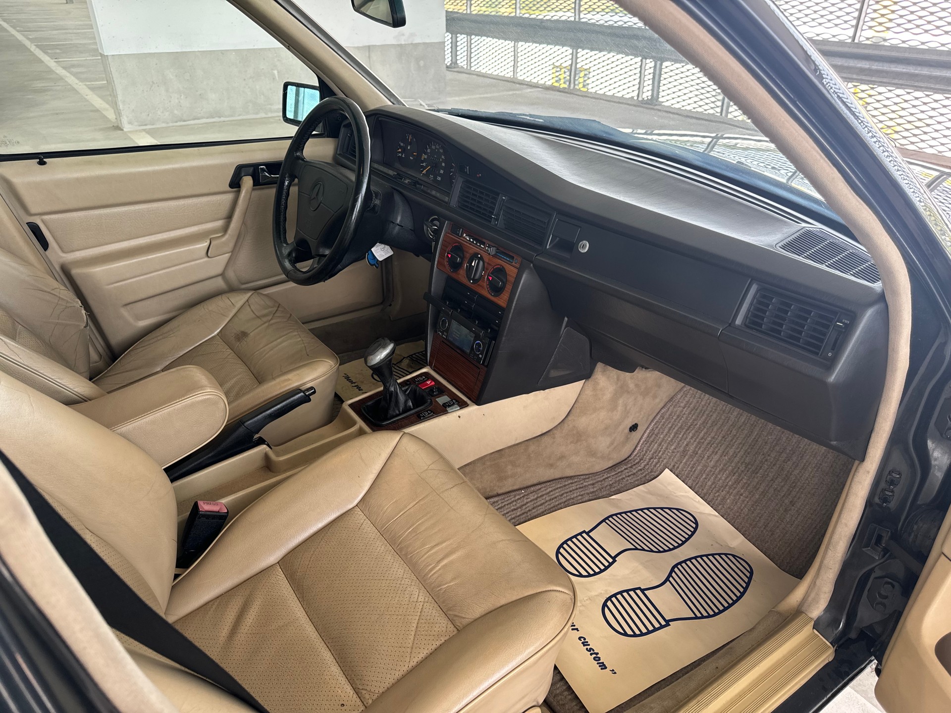 MERCEDES-BENZ 190 D 2.5 Turbo-image-10