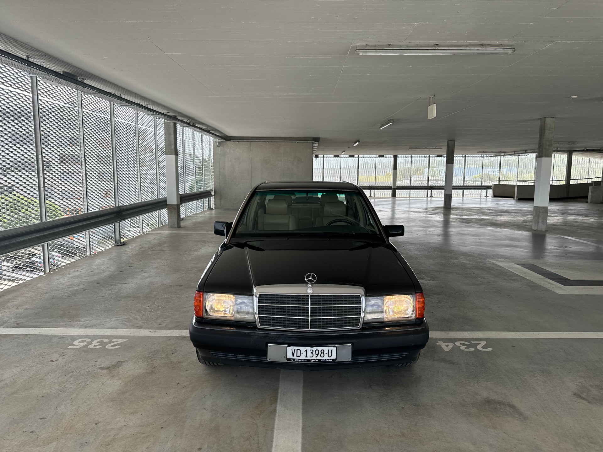 MERCEDES-BENZ 190 D 2.5 Turbo-image-1