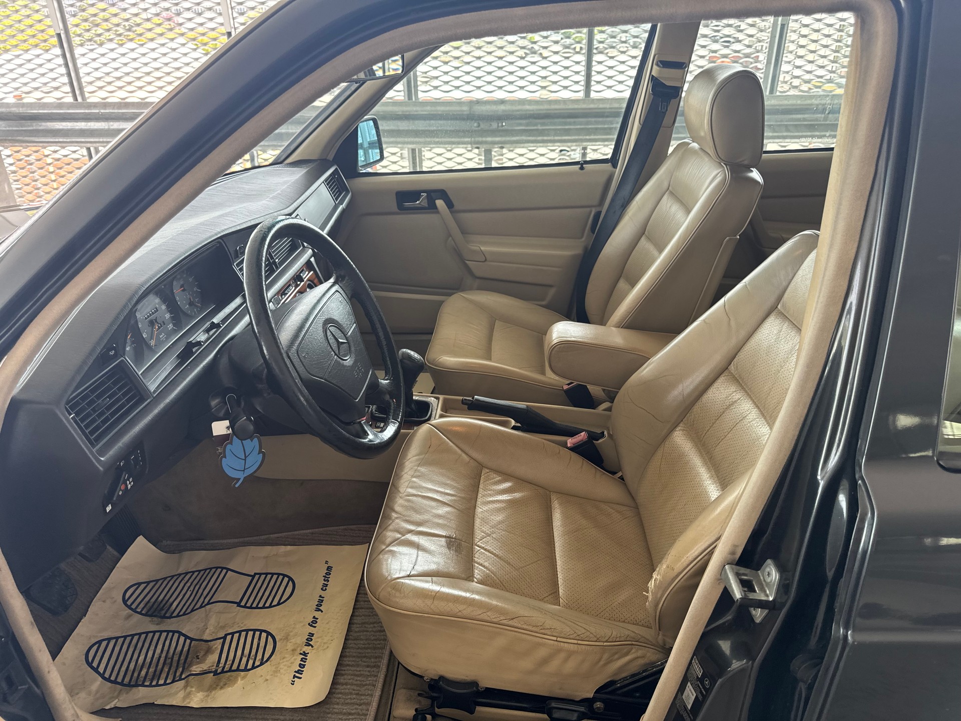 MERCEDES-BENZ 190 D 2.5 Turbo-image-9