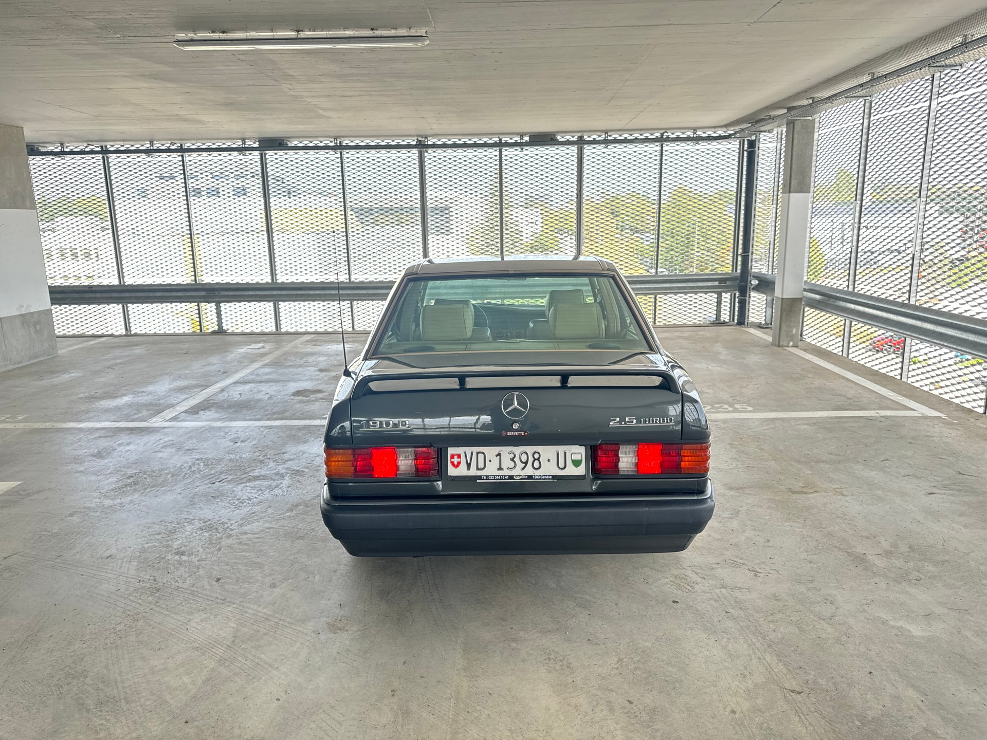 MERCEDES-BENZ 190 D 2.5 Turbo-image-6