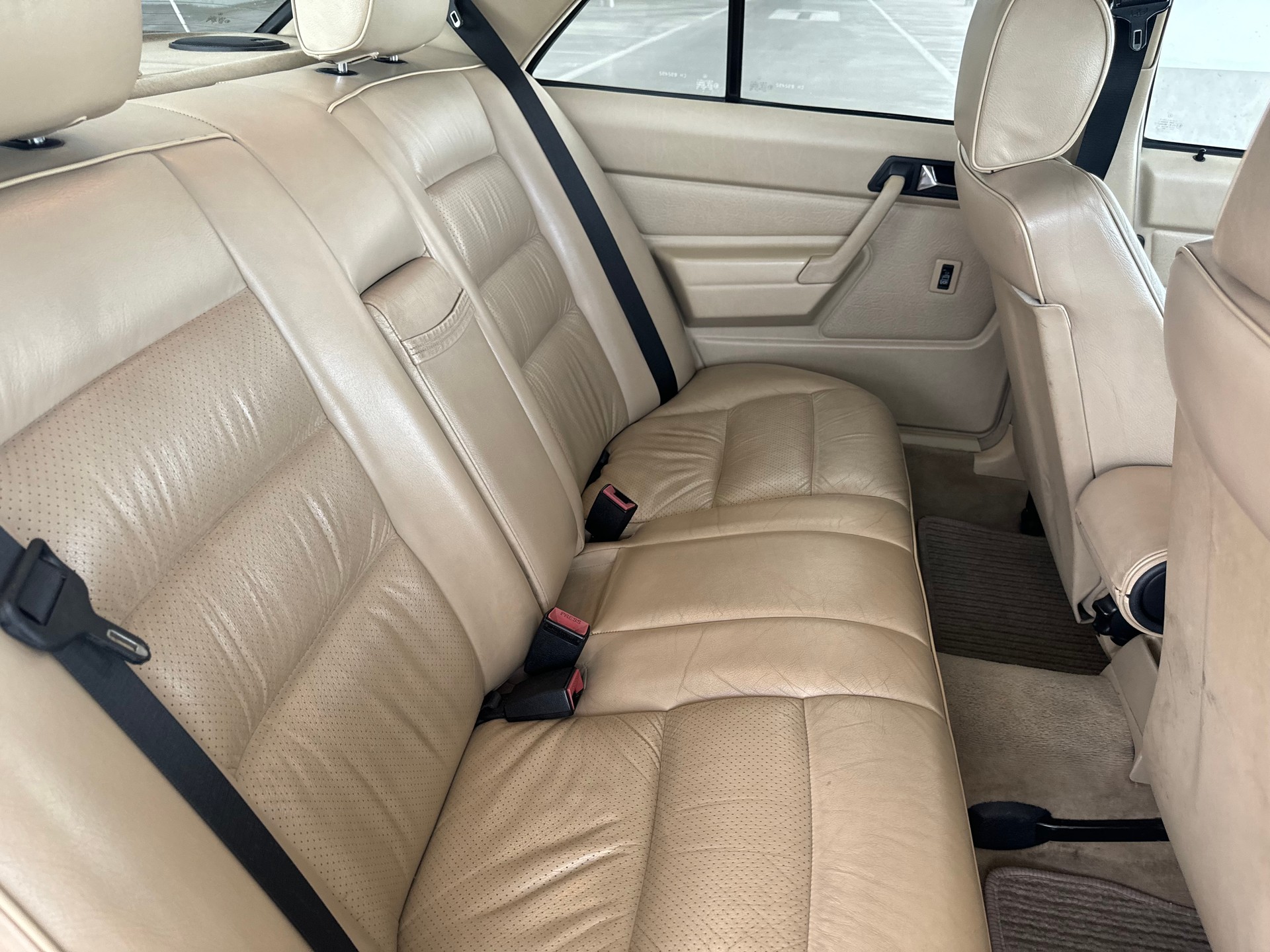 MERCEDES-BENZ 190 D 2.5 Turbo-image-14
