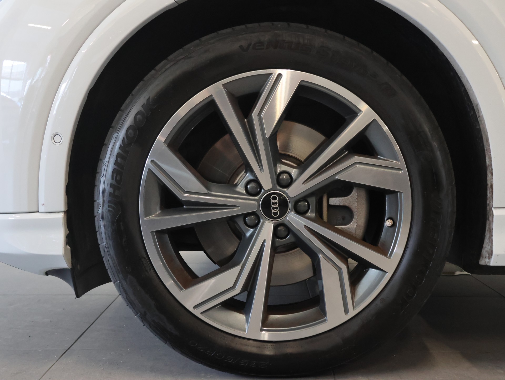 AUDI Q4 Sportback e-tron 45 quattro-image-5