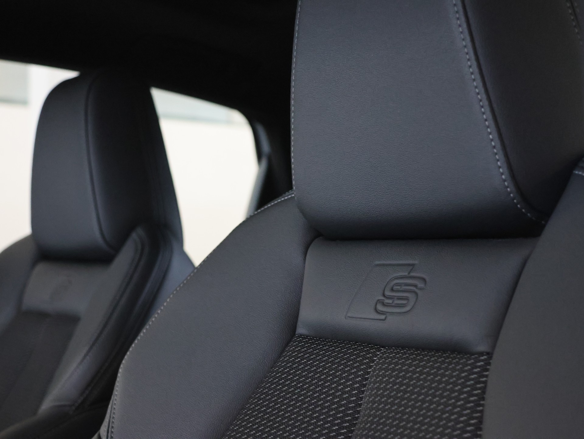 AUDI Q4 Sportback e-tron 45 quattro-image-14