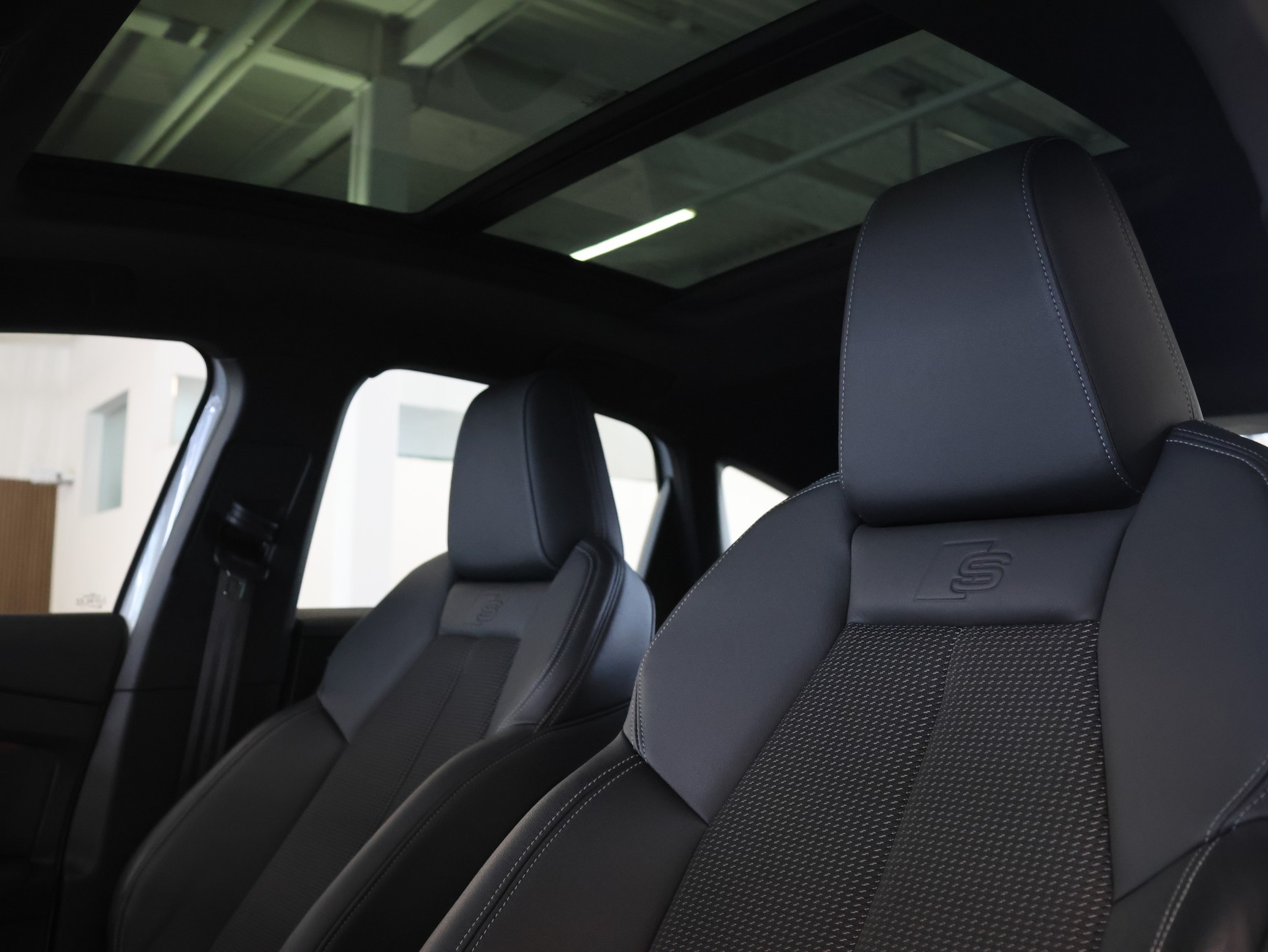 AUDI Q4 Sportback e-tron 45 quattro-image-13