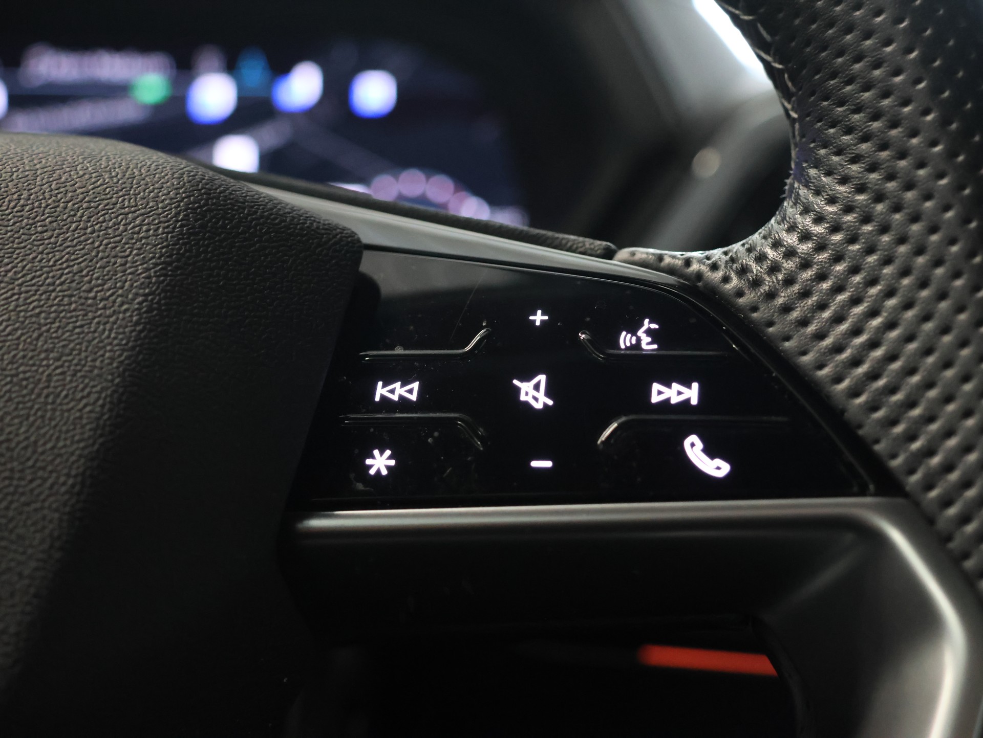 AUDI Q4 Sportback e-tron 45 quattro-image-18