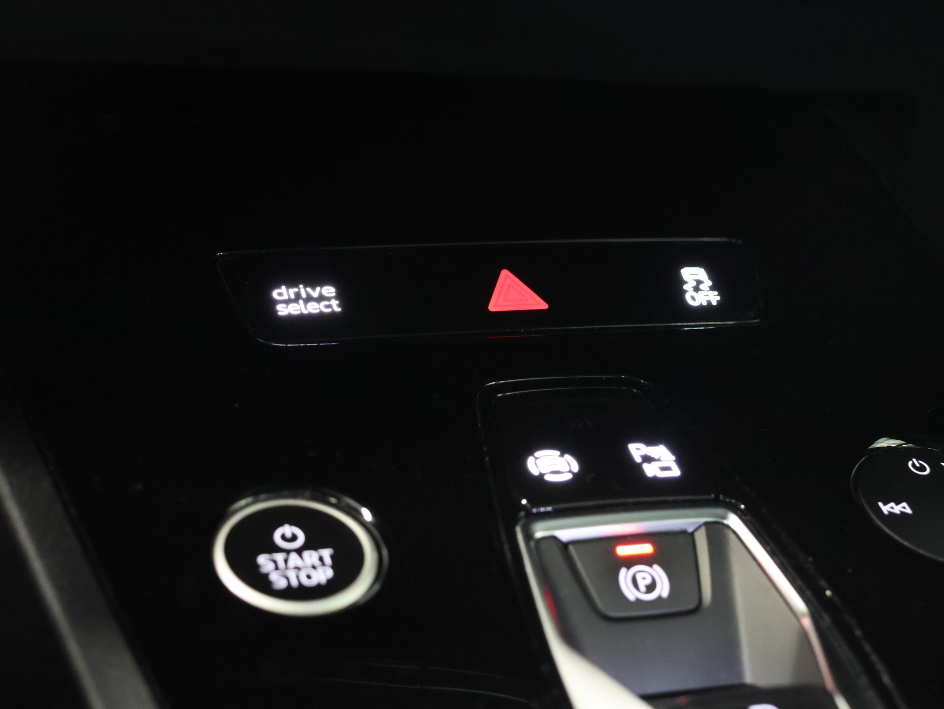 AUDI Q4 Sportback e-tron 45 quattro-image-25