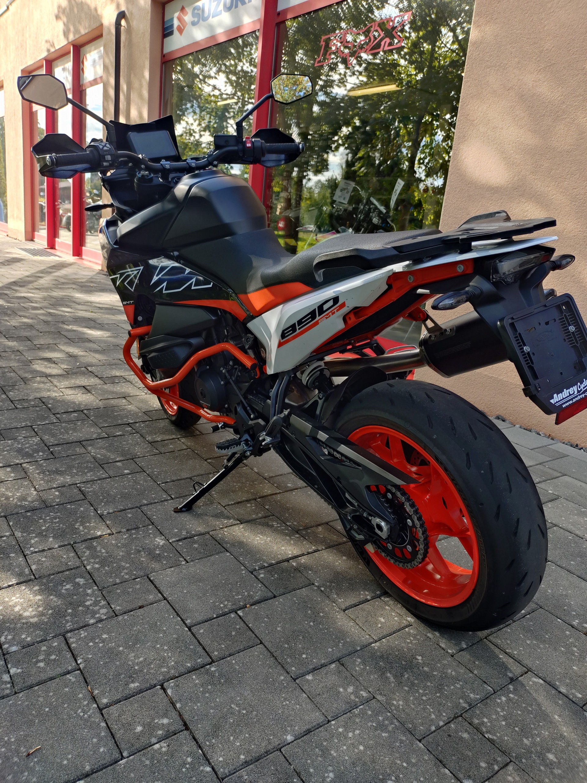 KTM 890 SMT-image-4
