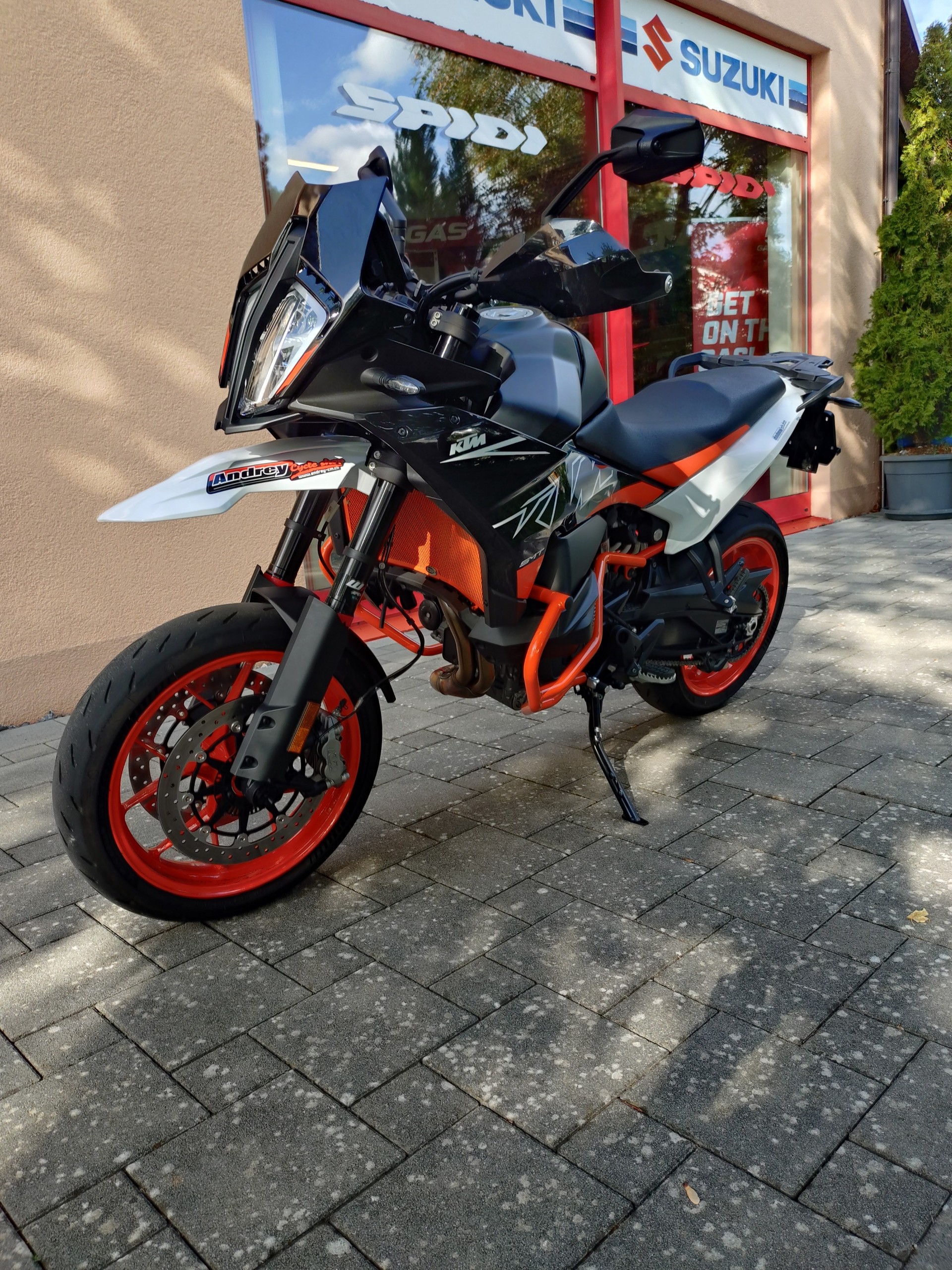 KTM 890 SMT-image-2
