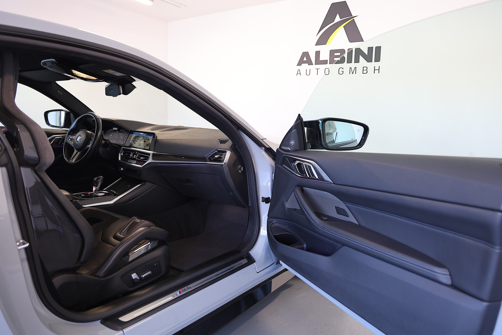 BMW M4 Competition Coupé *CH-Fahrzeug* *Voll-Carbon* *Schalensitze*-image-14