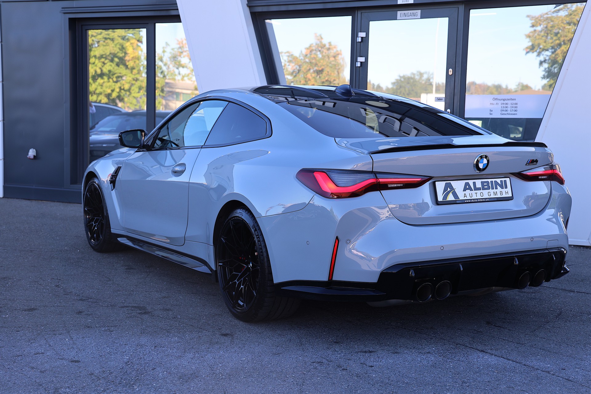 BMW M4 Competition Coupé *CH-Fahrzeug* *Voll-Carbon* *Schalensitze*-image-5