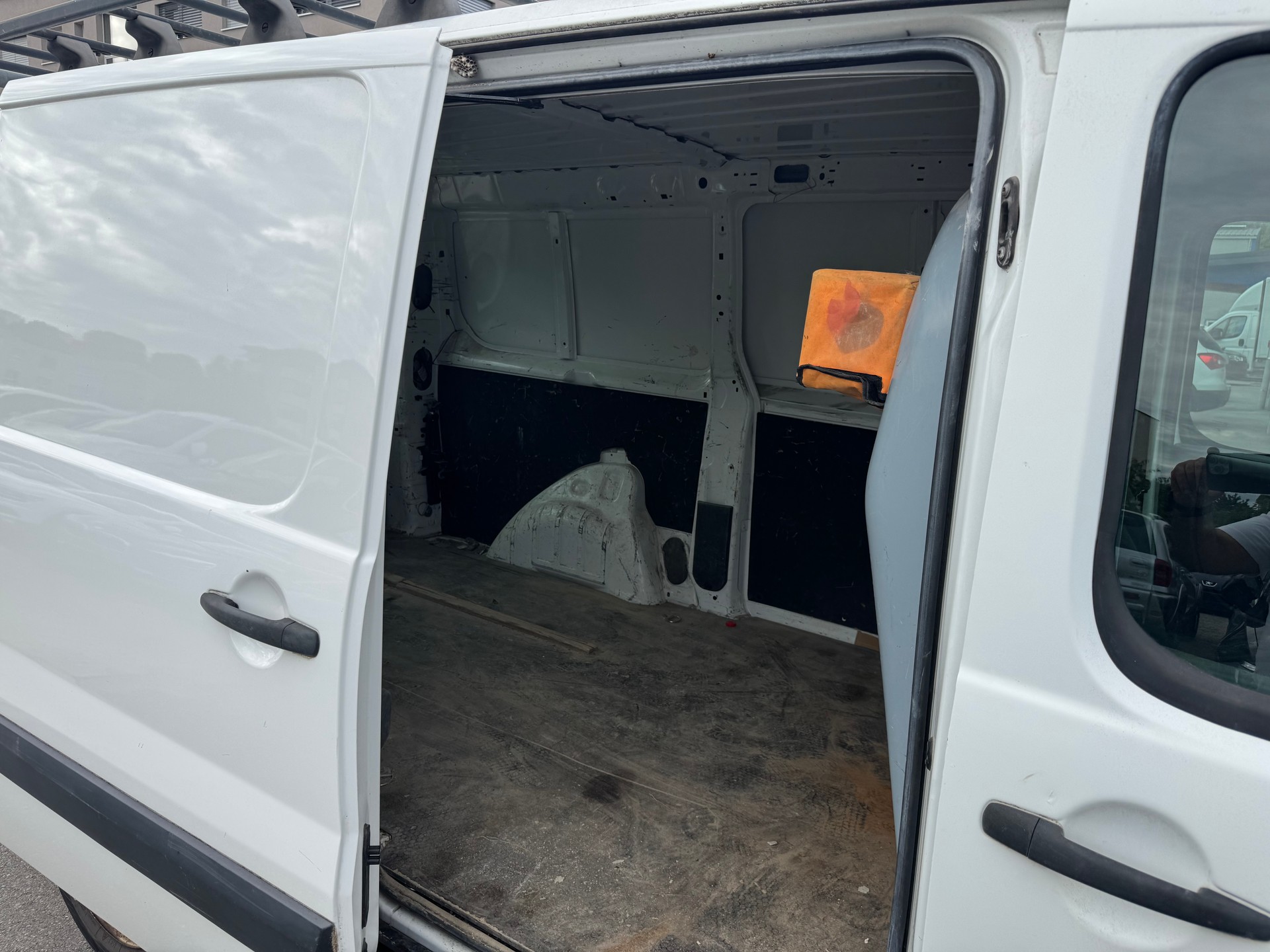 PEUGEOT Expert 2.0 HDi 229 L1H1-image-6