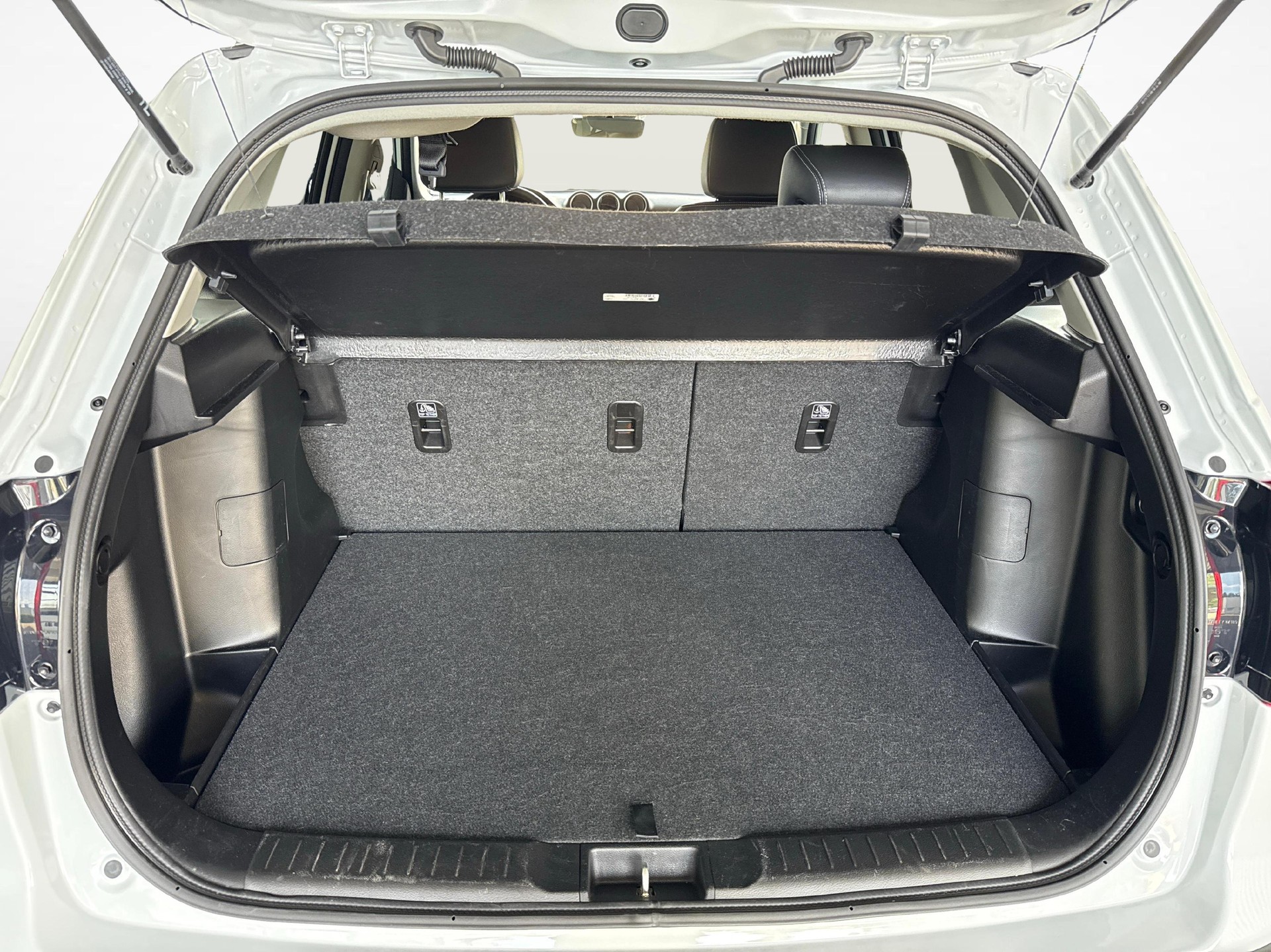 SUZUKI Vitara 1.4 T Compact Top Hybrid 4x4-image-11