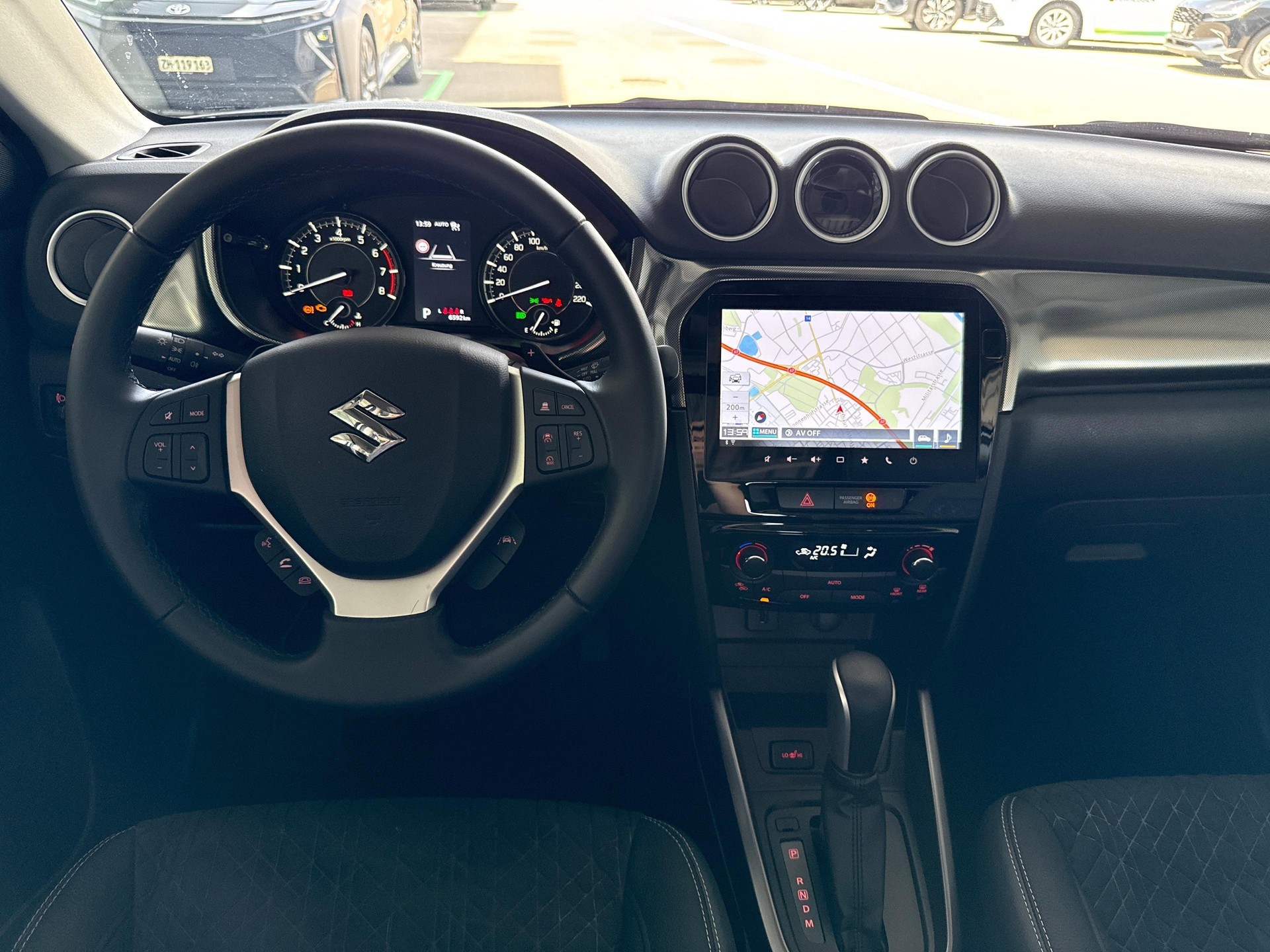 SUZUKI Vitara 1.4 T Compact Top Hybrid 4x4-image-8