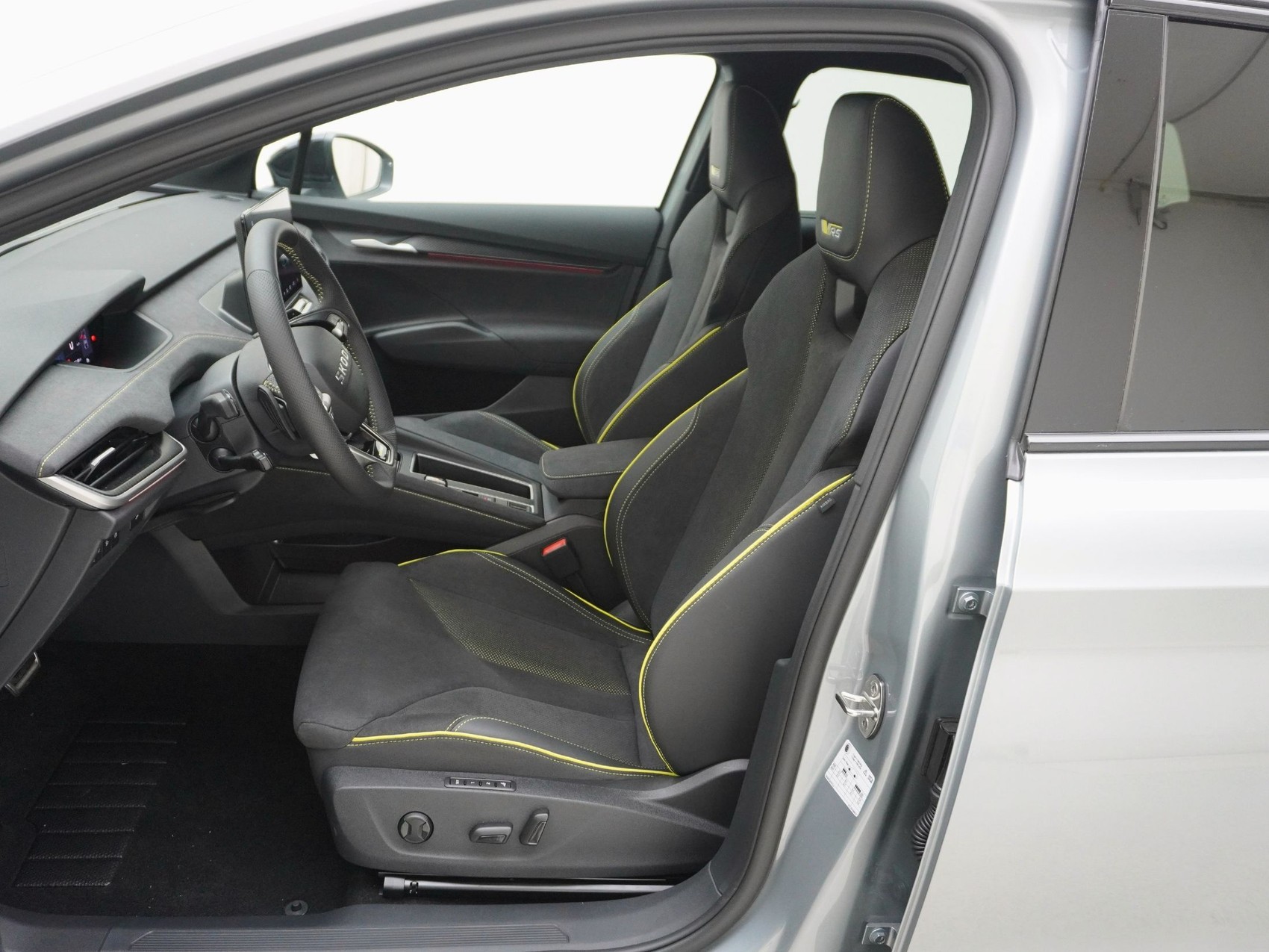 SKODA Elroq RS 4x4 Maxx-image-7